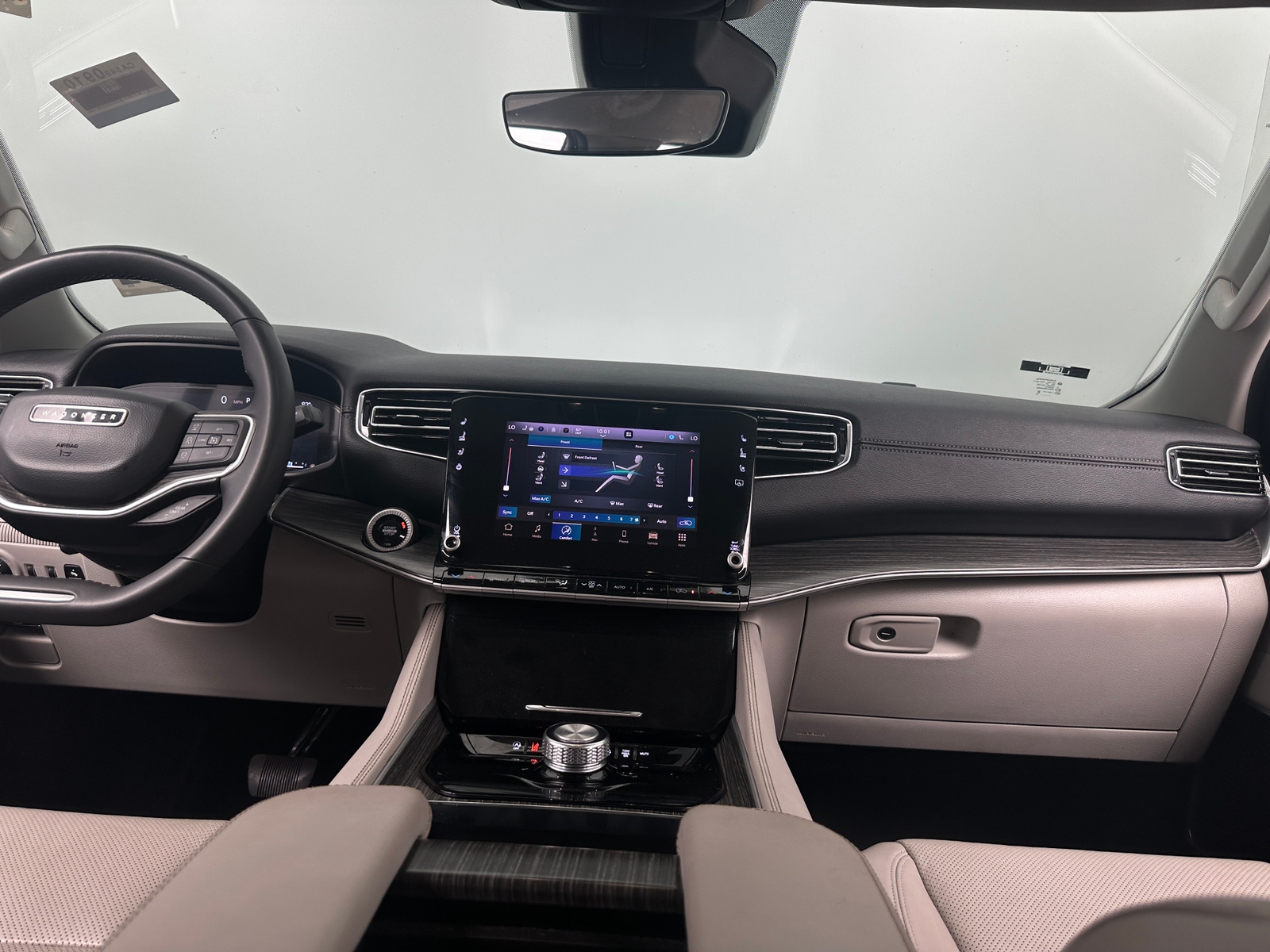 Thumbnail: 2024 Jeep Wagoneer - 2