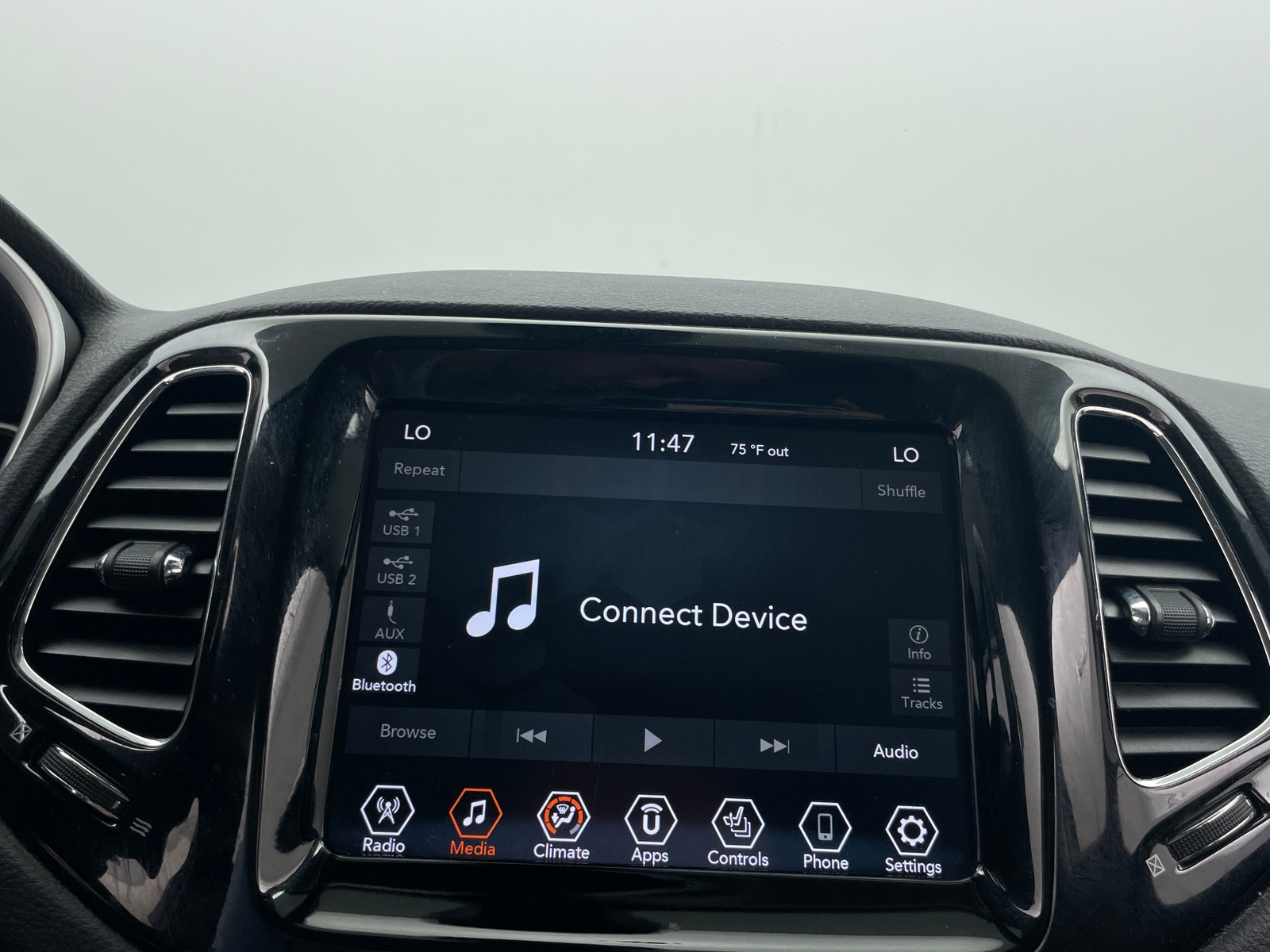 Thumbnail: 2019 Jeep Compass - 3