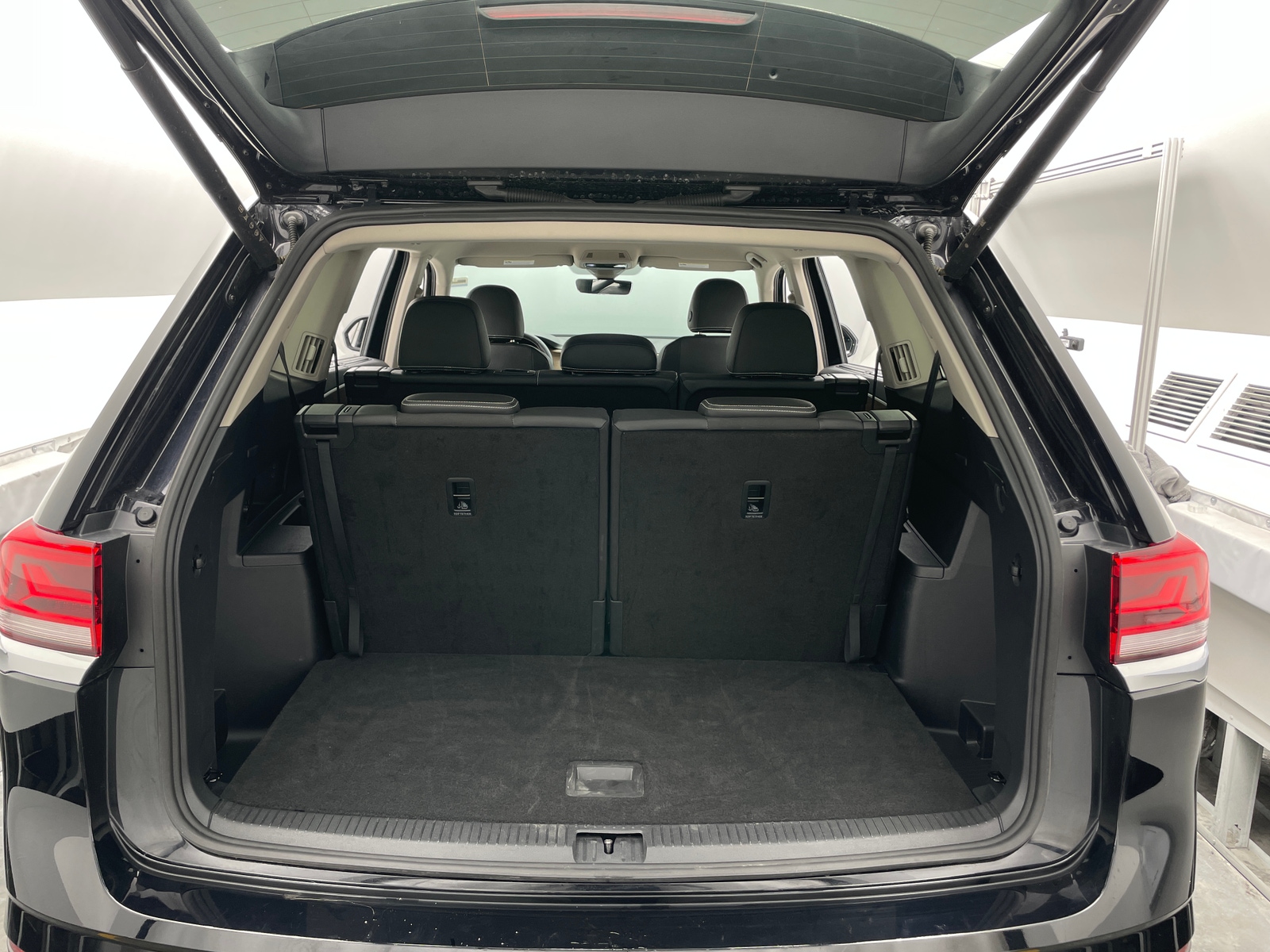 Thumbnail: 2026 Volkswagen Atlas - 6