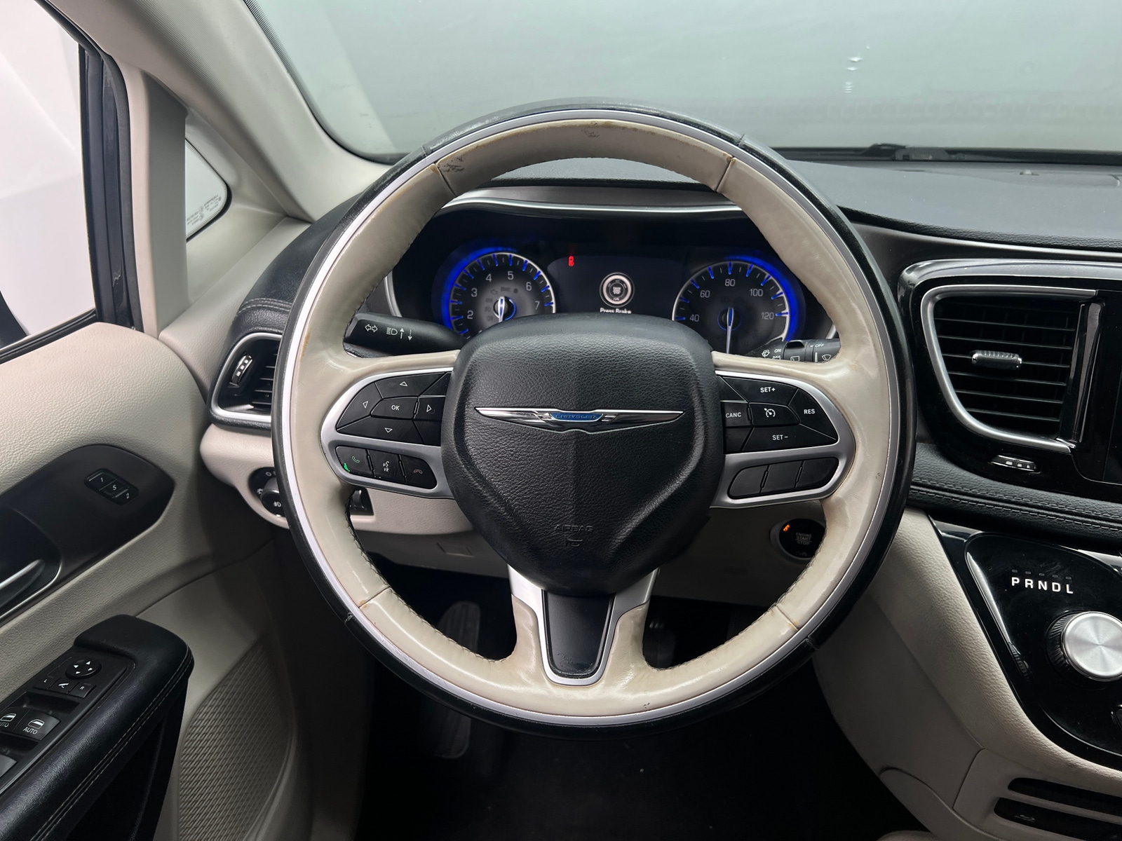 Thumbnail: 2019 Chrysler Pacifica - 4