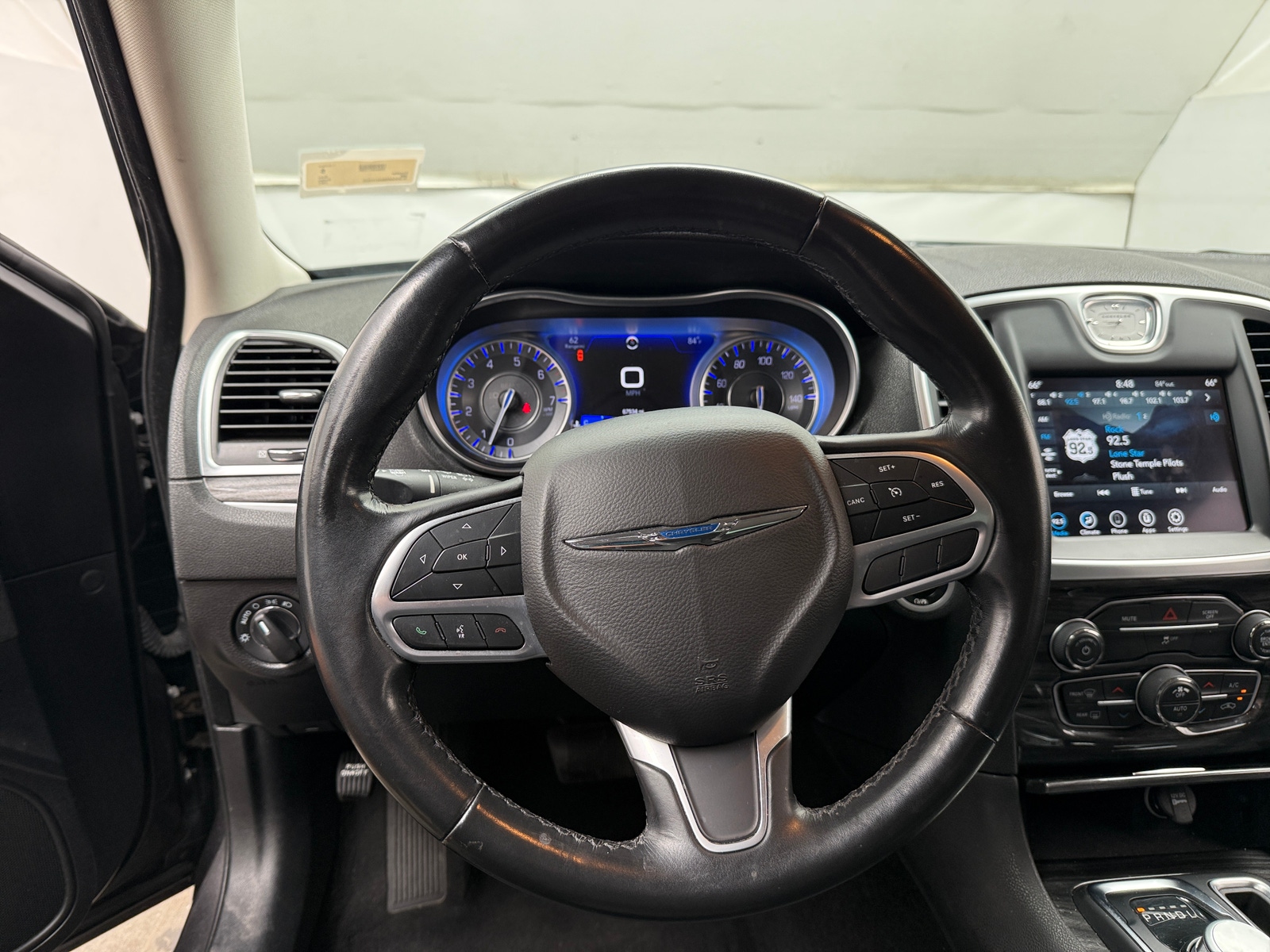 Thumbnail: 2022 Chrysler 300 - 5