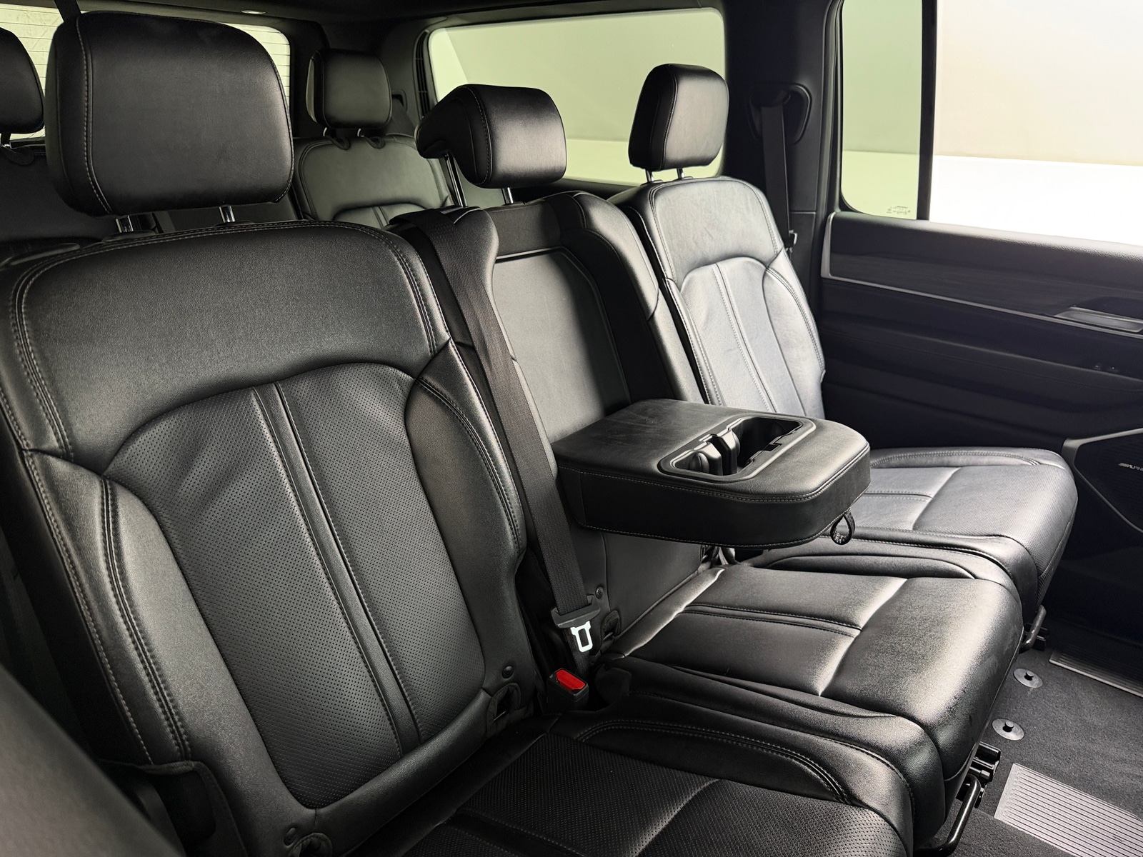 Thumbnail: 2024 Jeep Wagoneer - 5