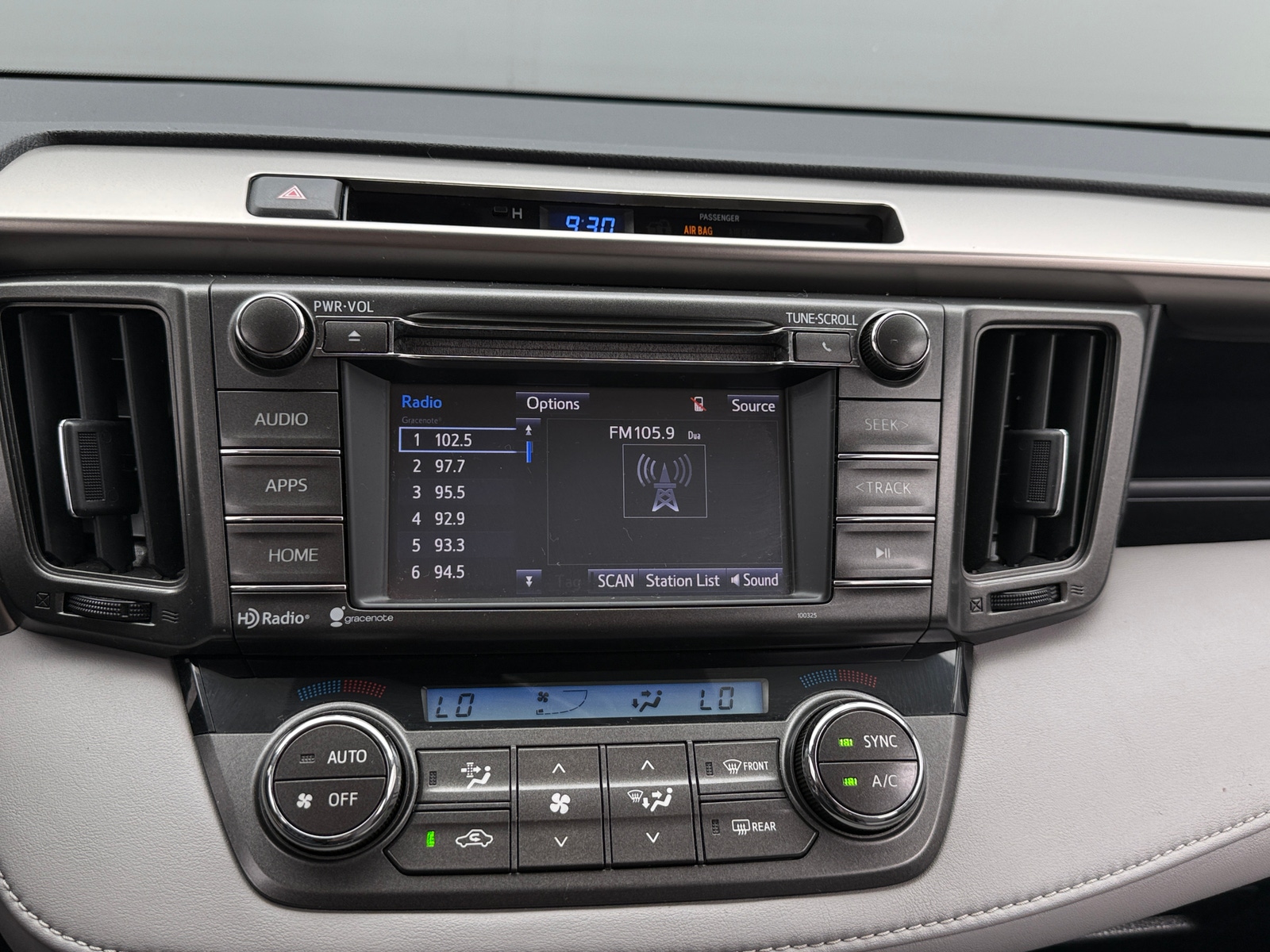 Thumbnail: 2015 Toyota RAV4 - 4