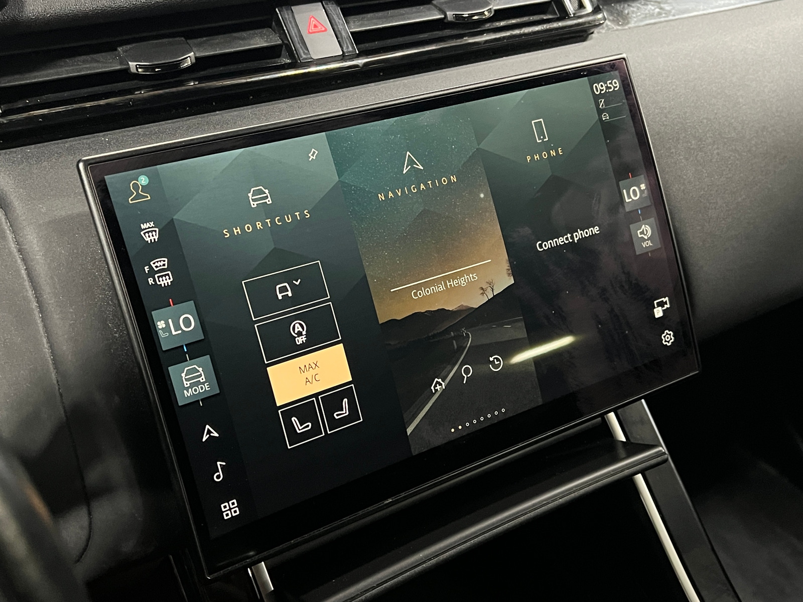 Thumbnail: 2024 Land Rover Range Rover Velar - 3
