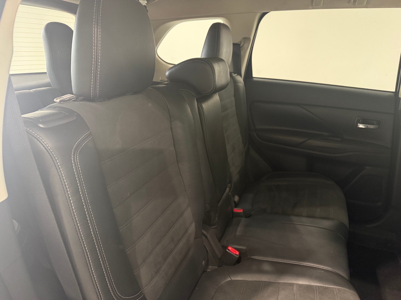 Thumbnail: 2019 Mitsubishi Outlander - 6