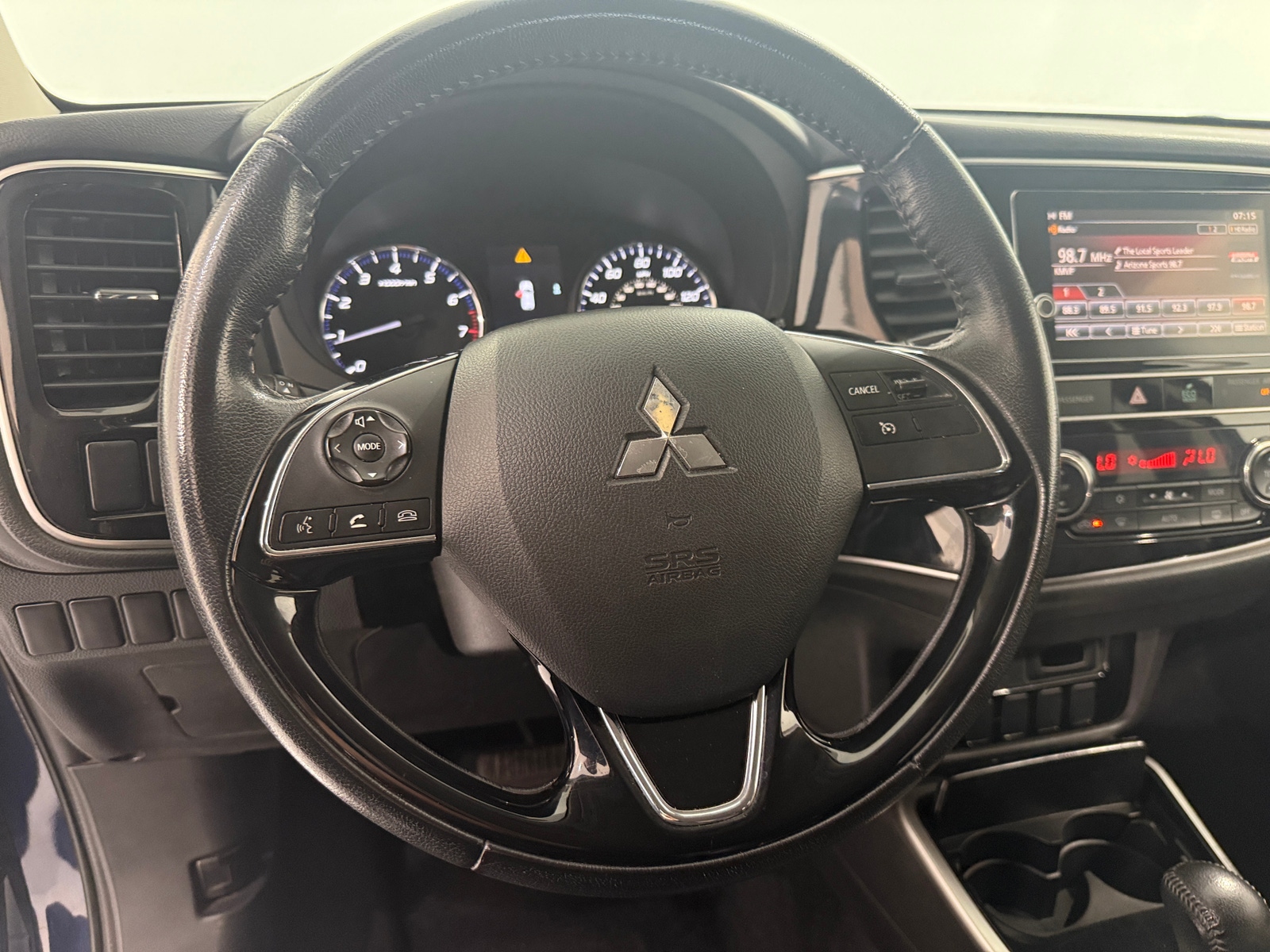 Thumbnail: 2019 Mitsubishi Outlander - 5