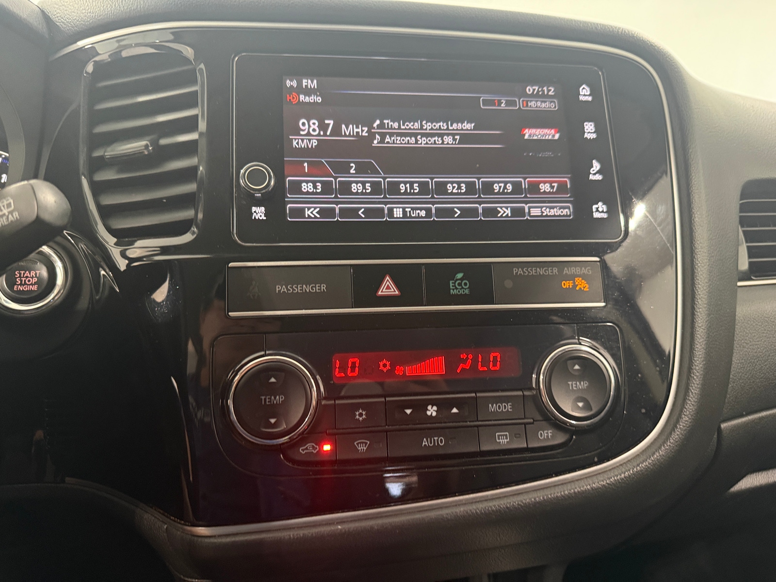 Thumbnail: 2019 Mitsubishi Outlander - 4