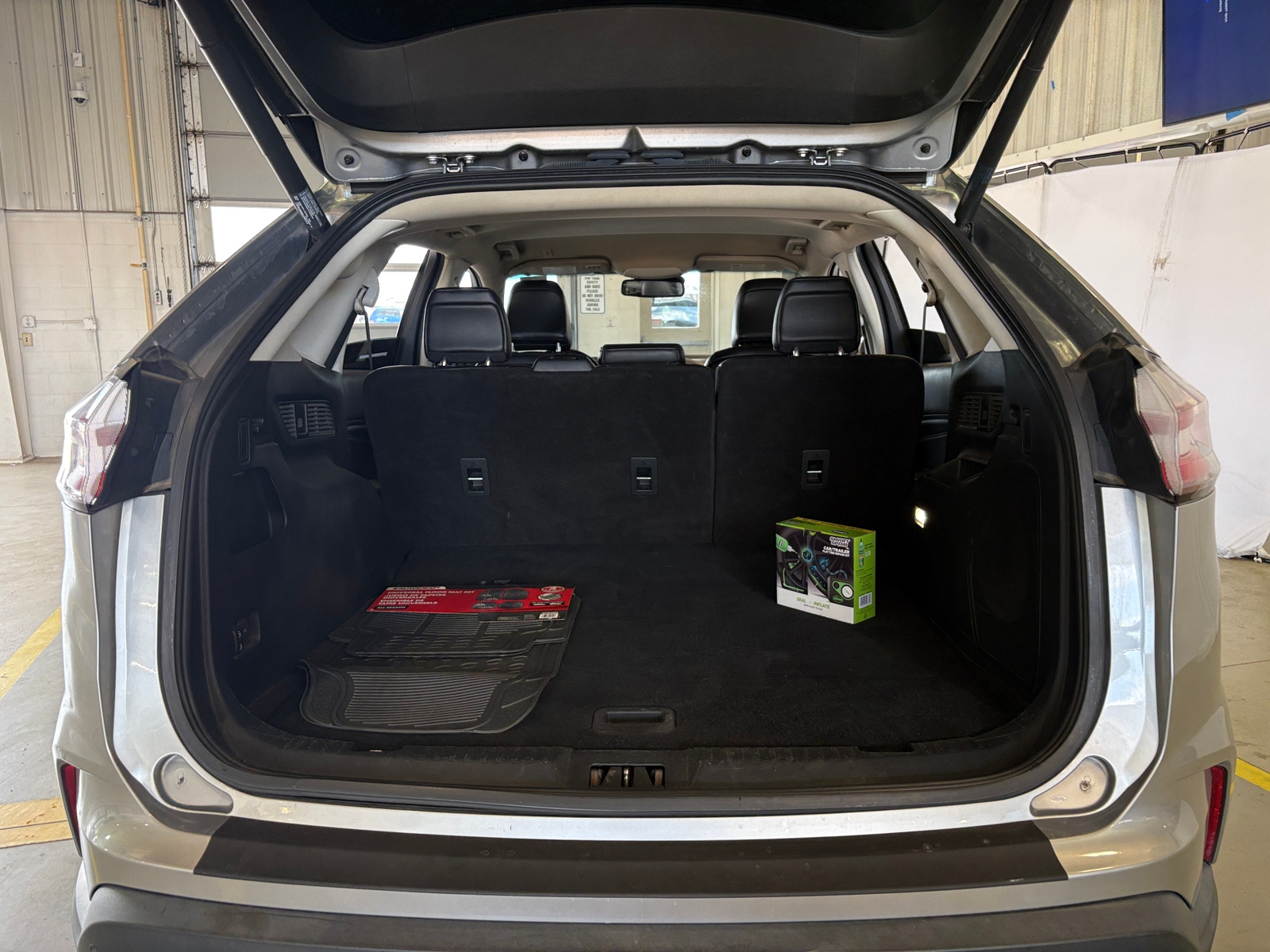 Thumbnail: 2022 Ford Edge - 6