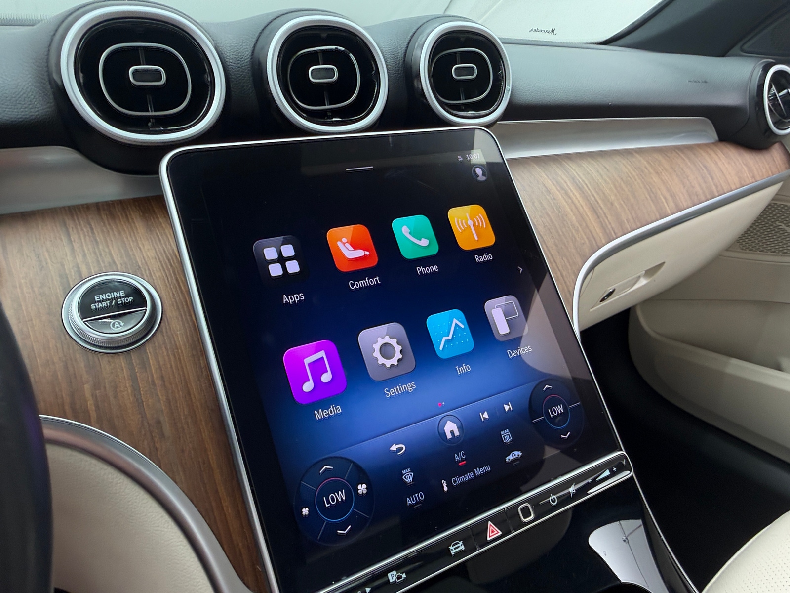 Thumbnail: 2025 Mercedes-Benz C-Class - 3