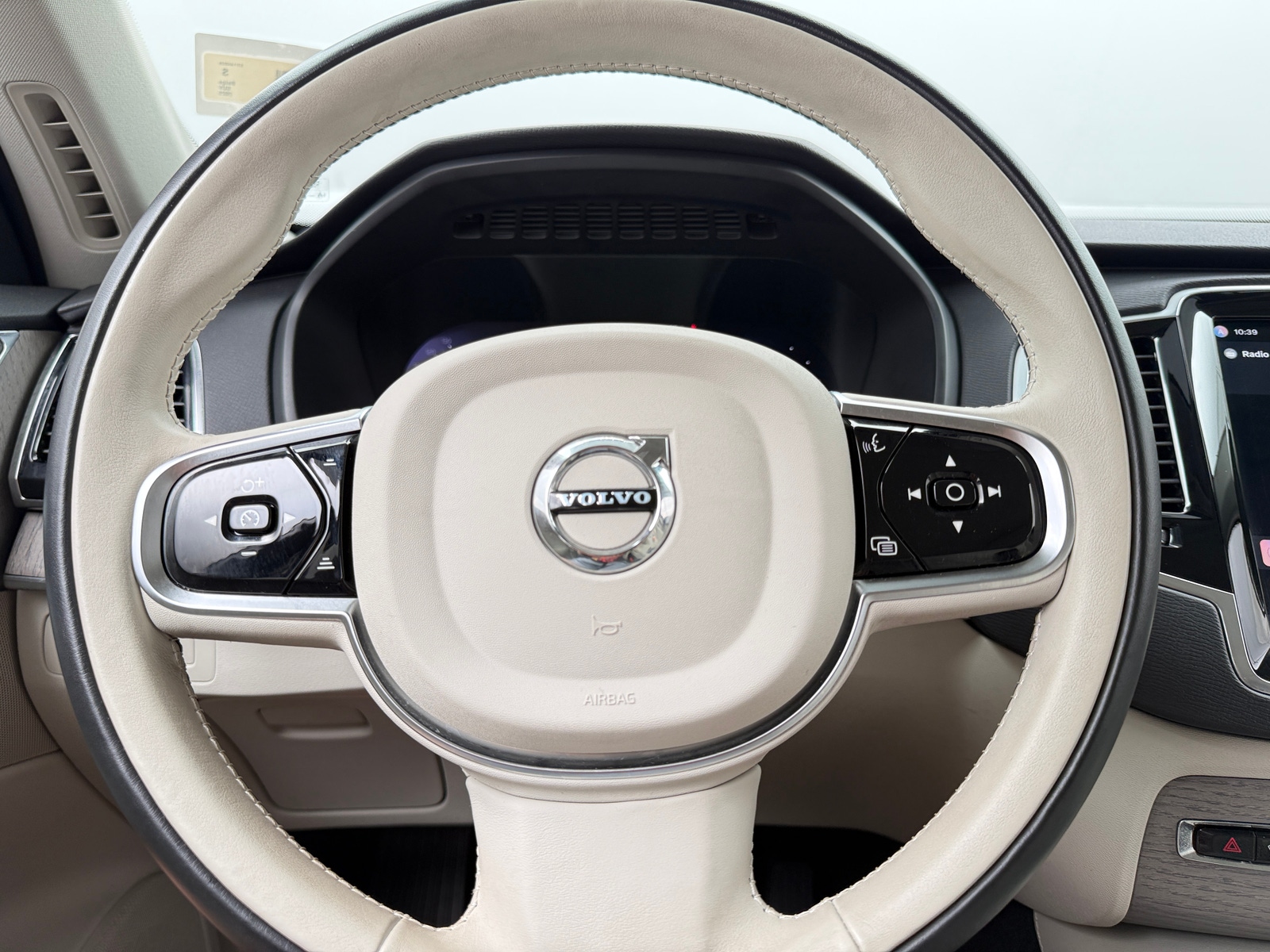 Thumbnail: 2025 Volvo XC90 - 4