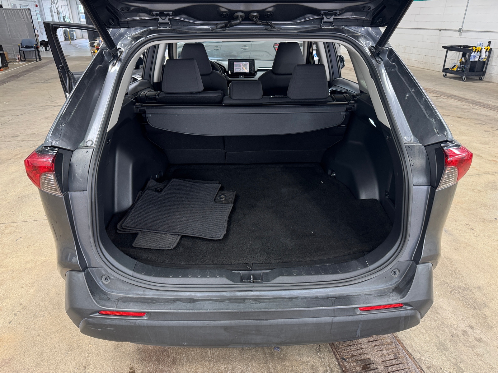 Thumbnail: 2020 Toyota RAV4 - 7