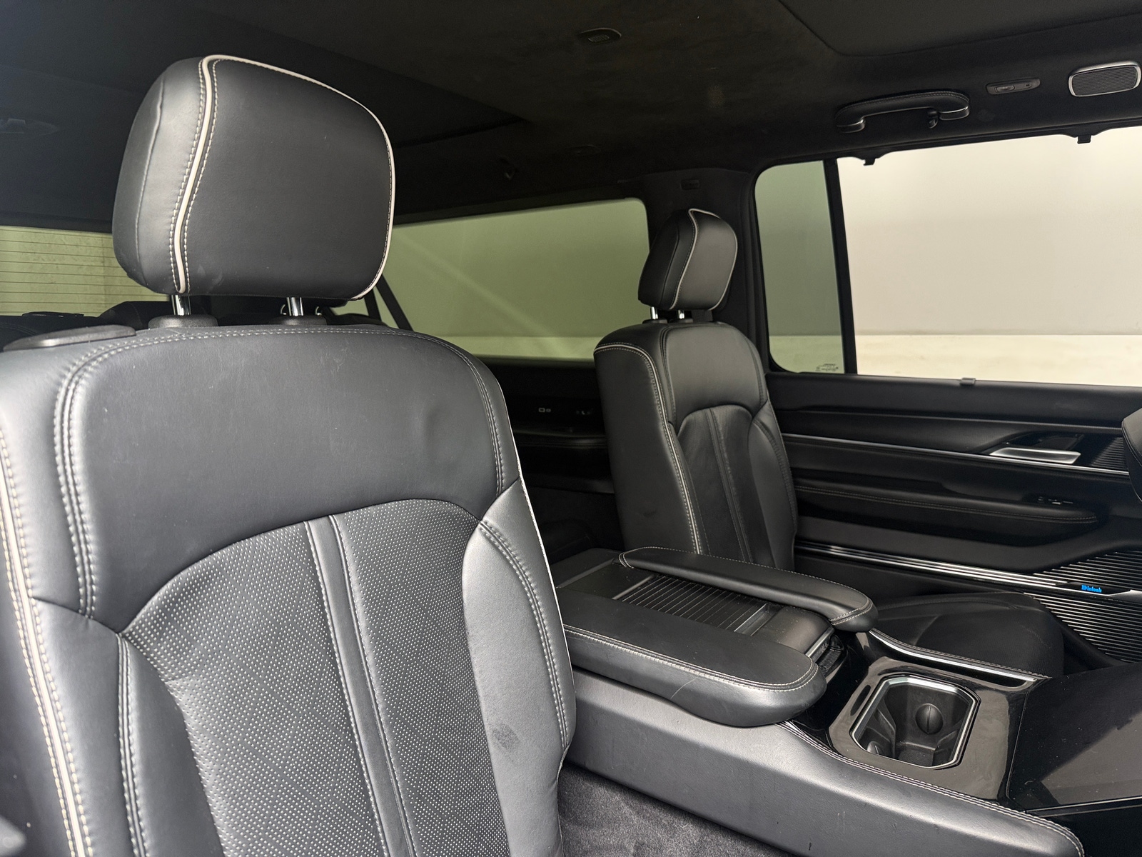Thumbnail: 2024 Jeep Grand Wagoneer L - 5