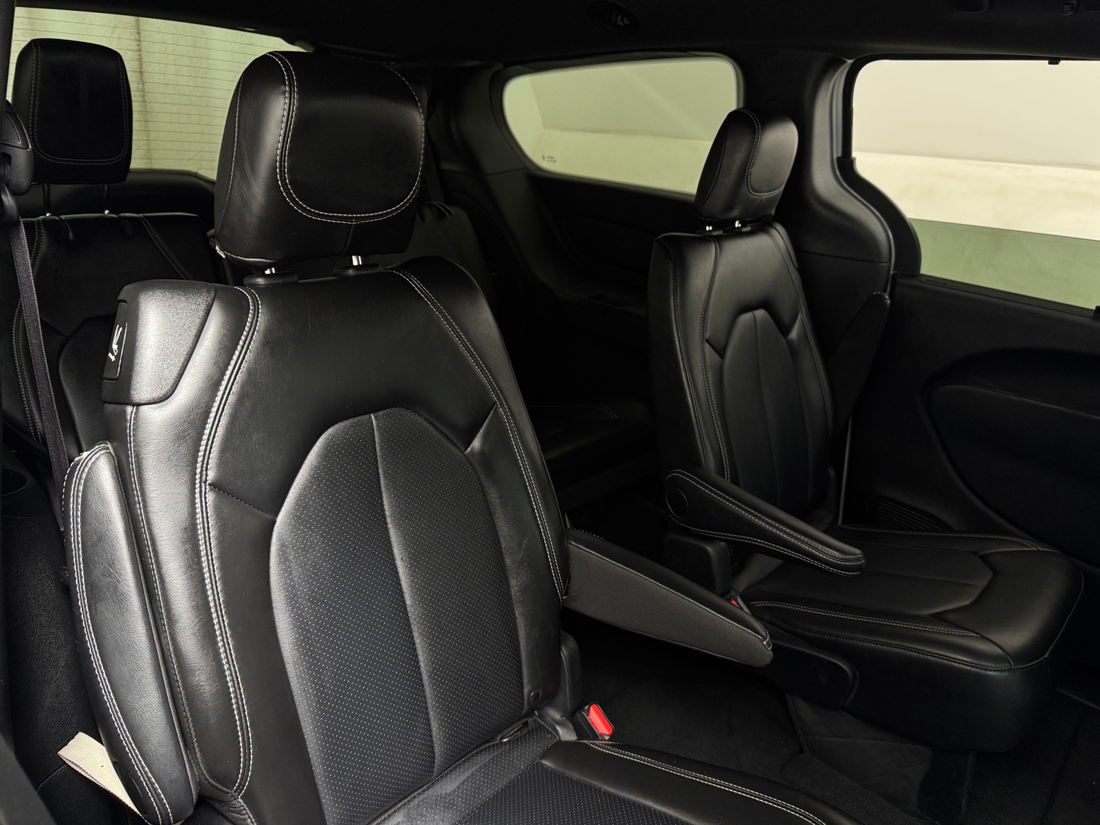 Thumbnail: 2025 Chrysler Pacifica - 5
