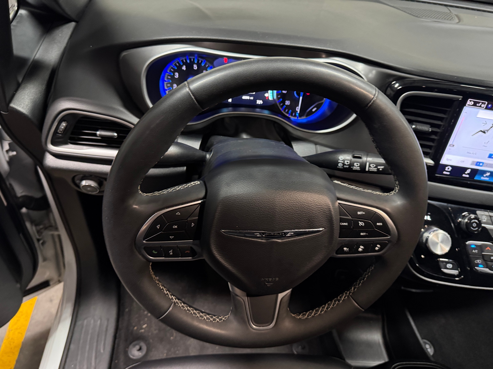 Thumbnail: 2025 Chrysler Pacifica - 4