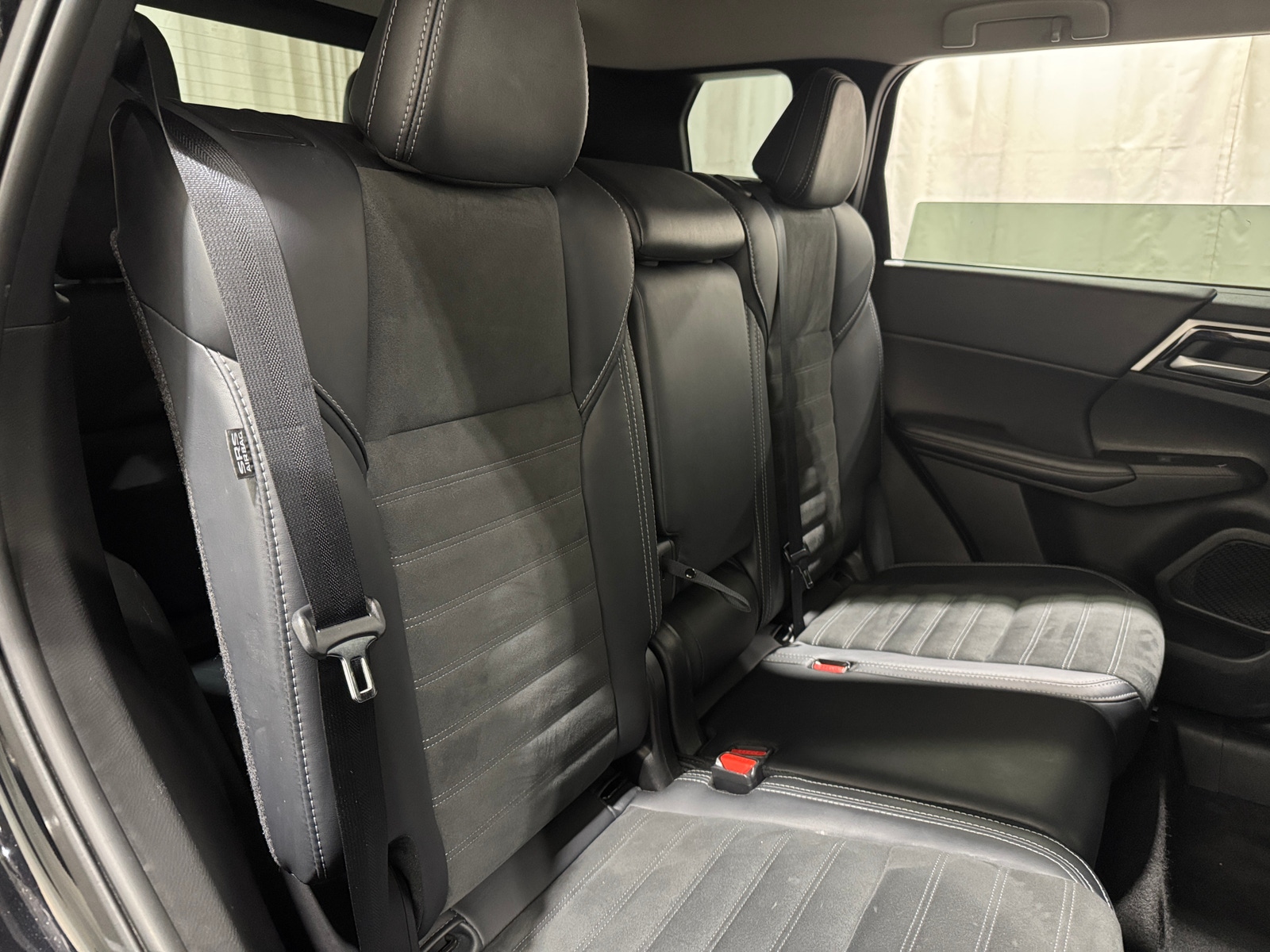 Thumbnail: 2024 Mitsubishi Outlander - 5