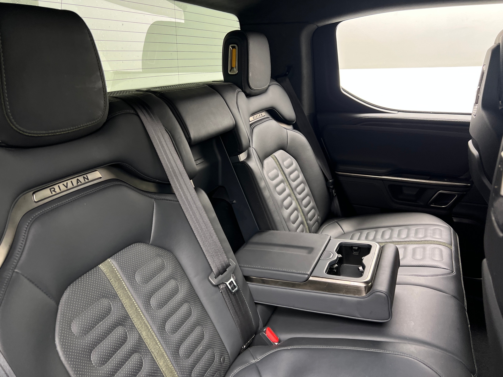 Thumbnail: 2022 Rivian R1T - 5