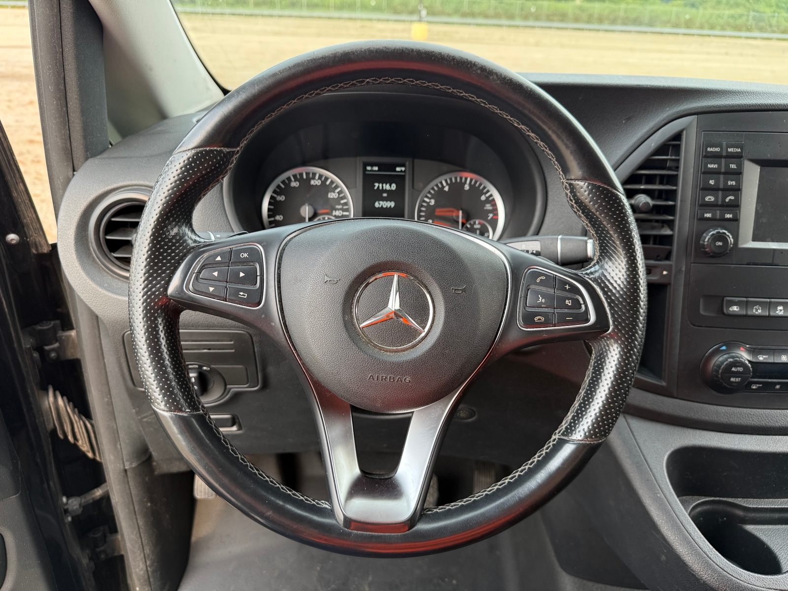 Thumbnail: 2019 Mercedes-Benz Metris - 4
