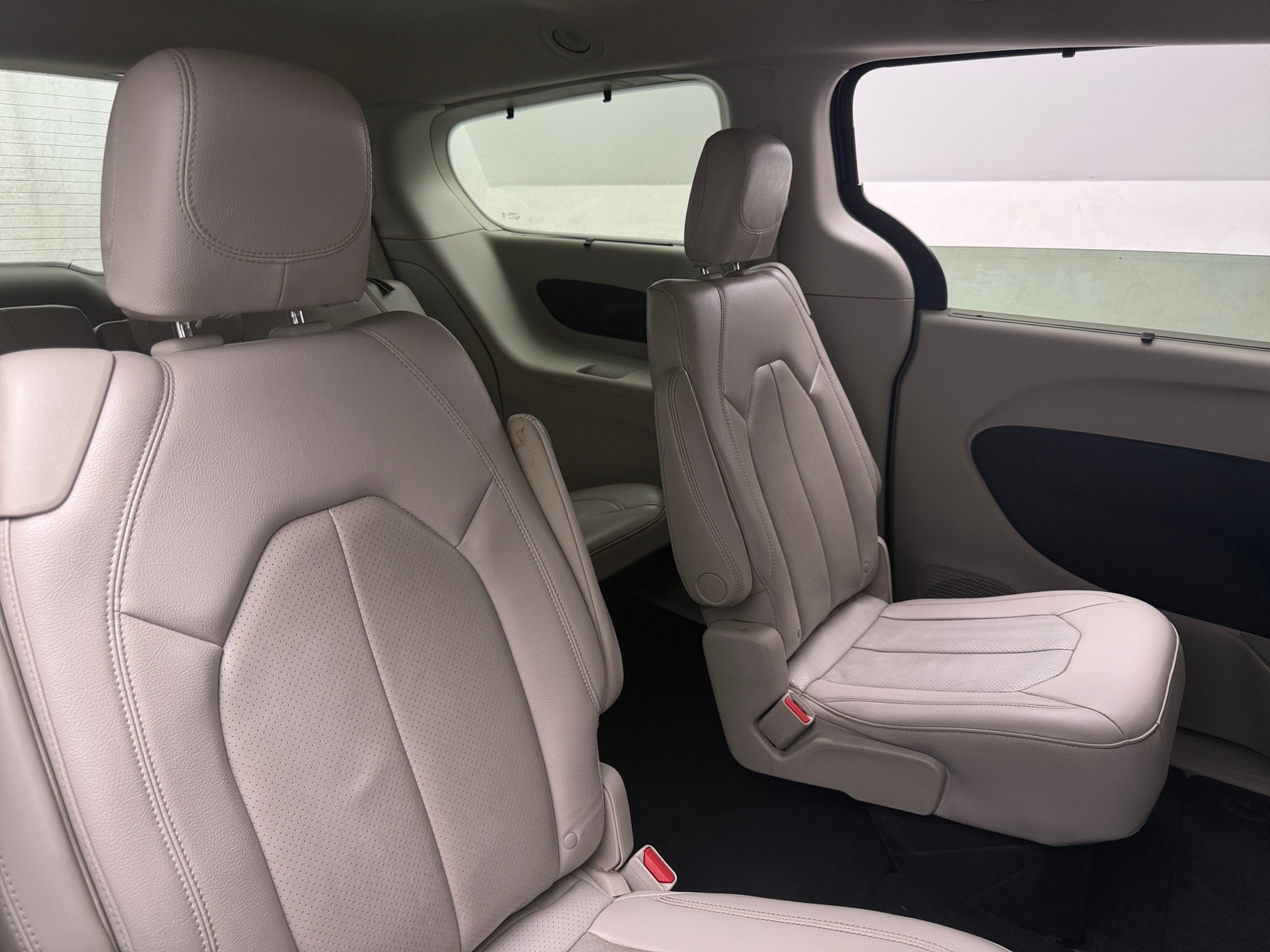 Thumbnail: 2021 Chrysler Pacifica - 5