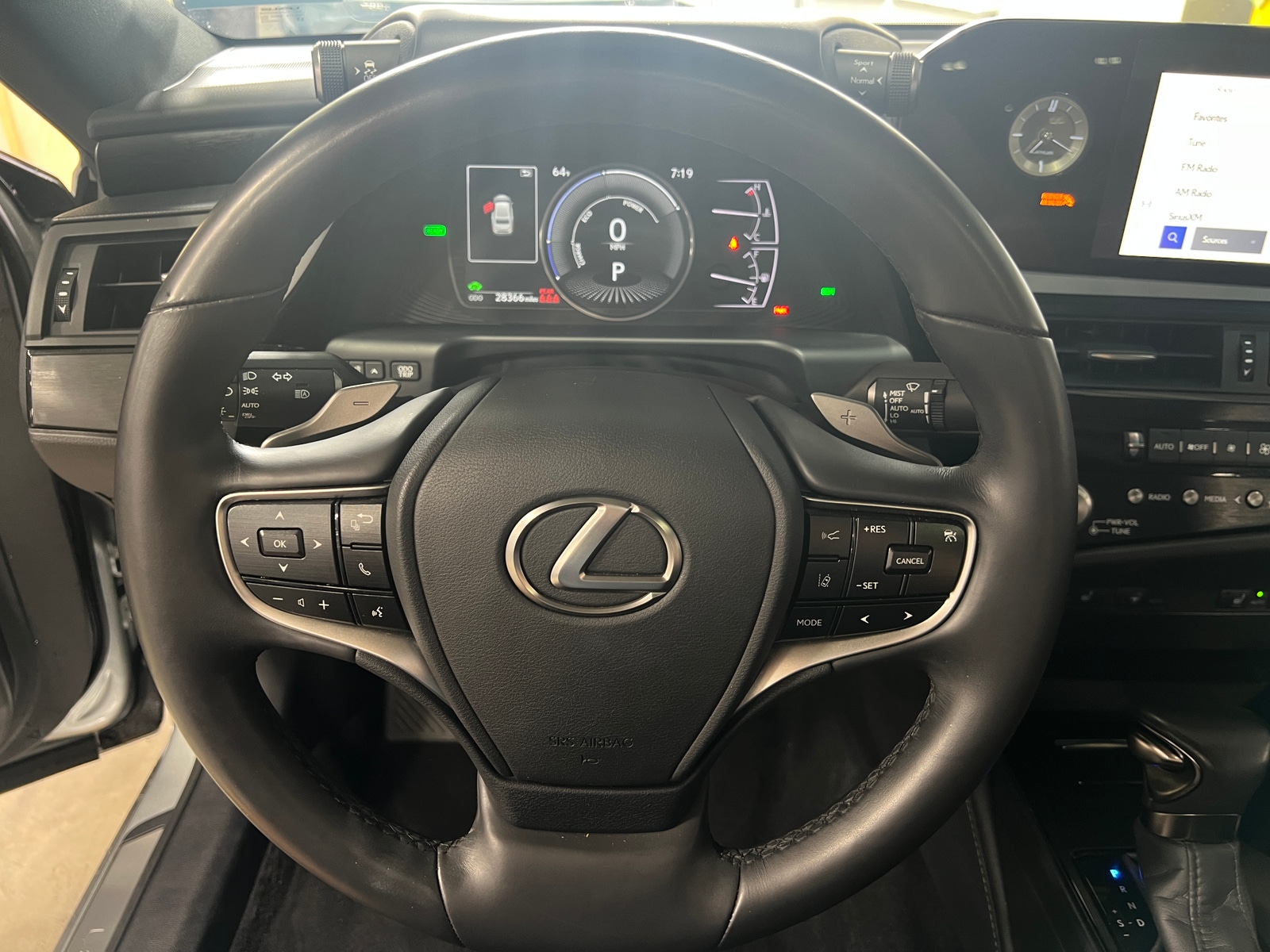 Thumbnail: 2024 Lexus ES - 4