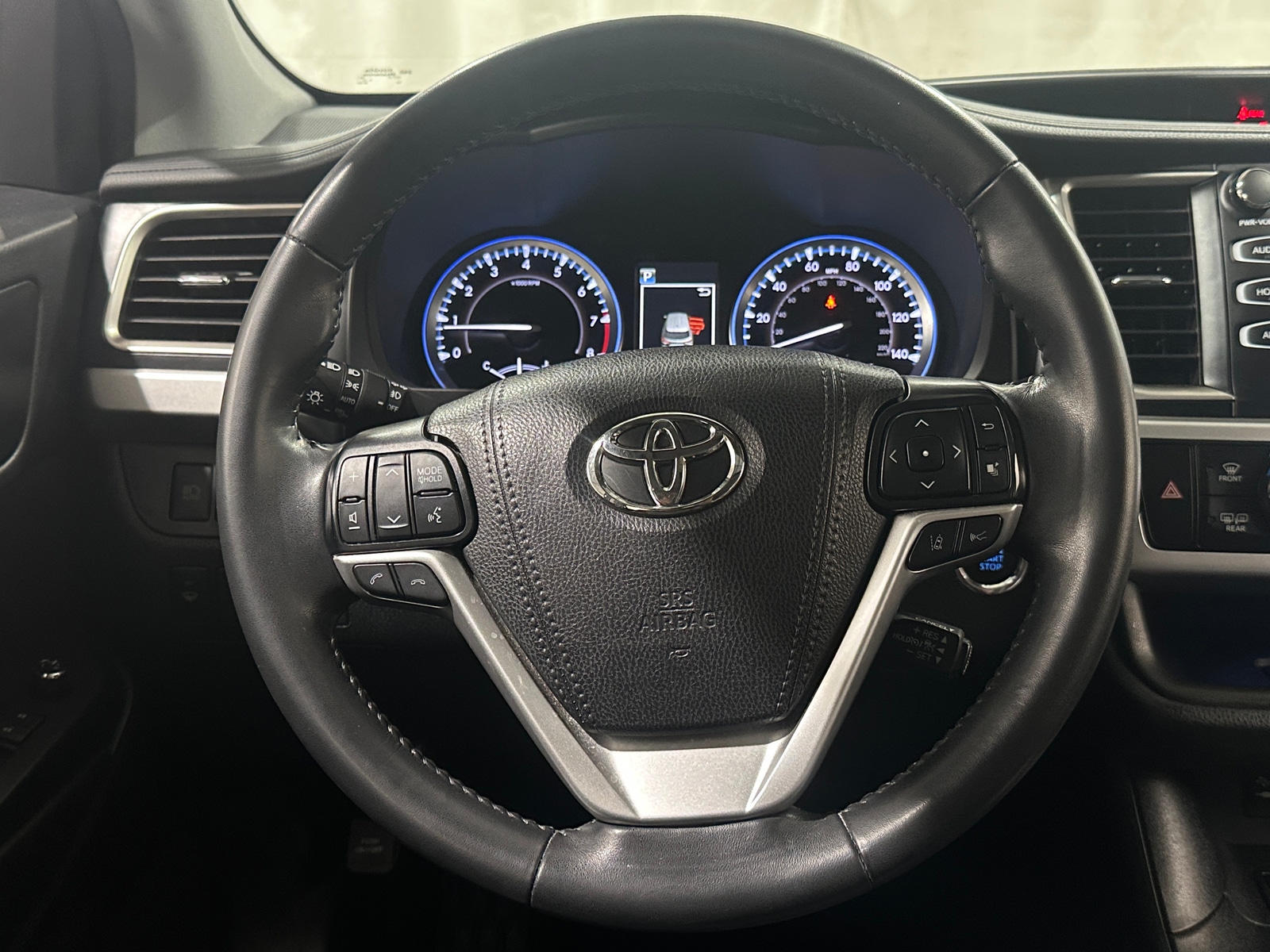 Thumbnail: 2019 Toyota Highlander - 4