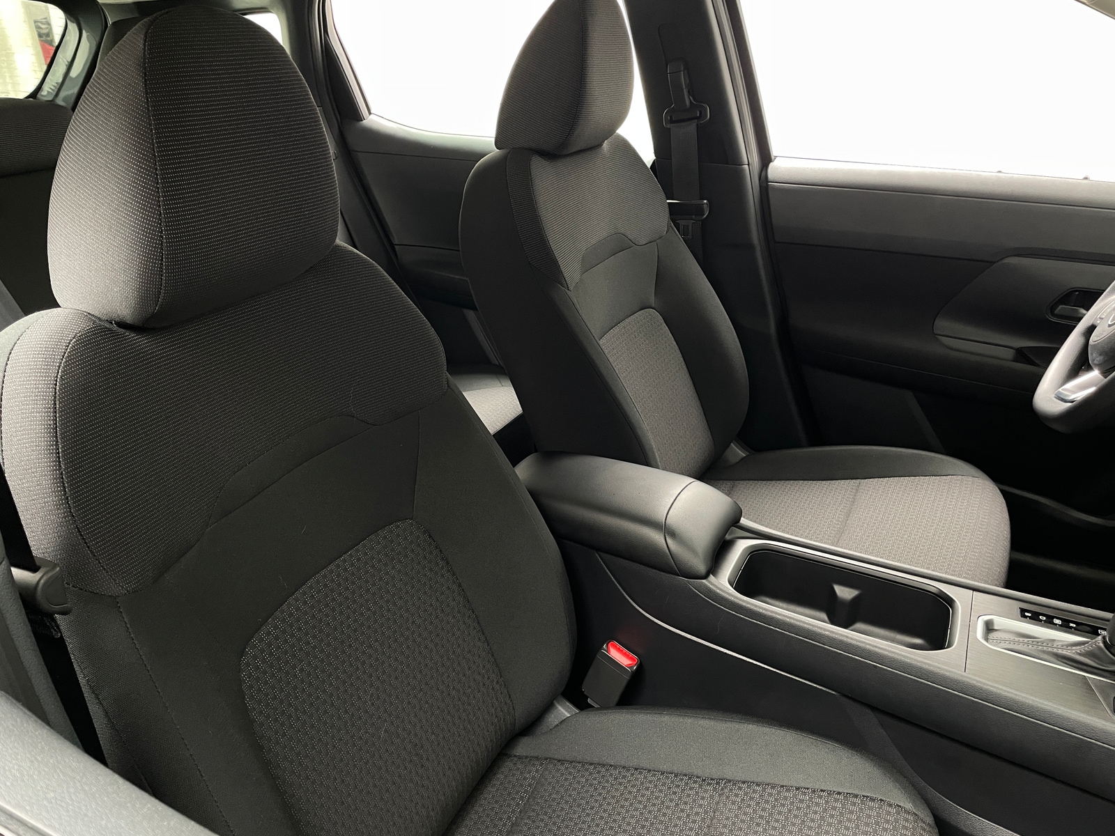 Thumbnail: 2025 Nissan Kicks - 2