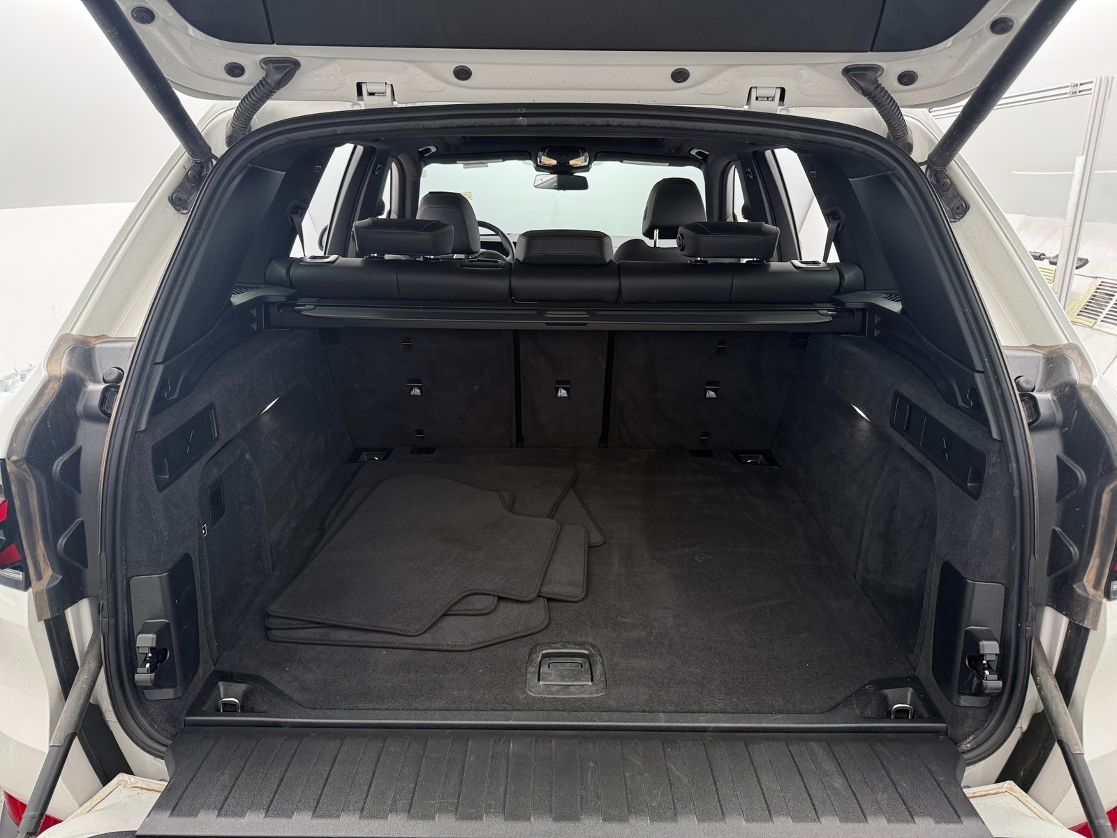 Thumbnail: 2026 BMW X5 - 6