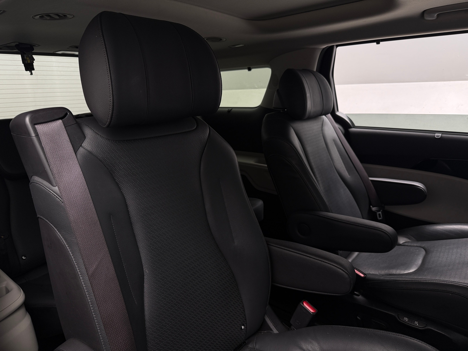 Thumbnail: 2022 Kia Carnival - 5