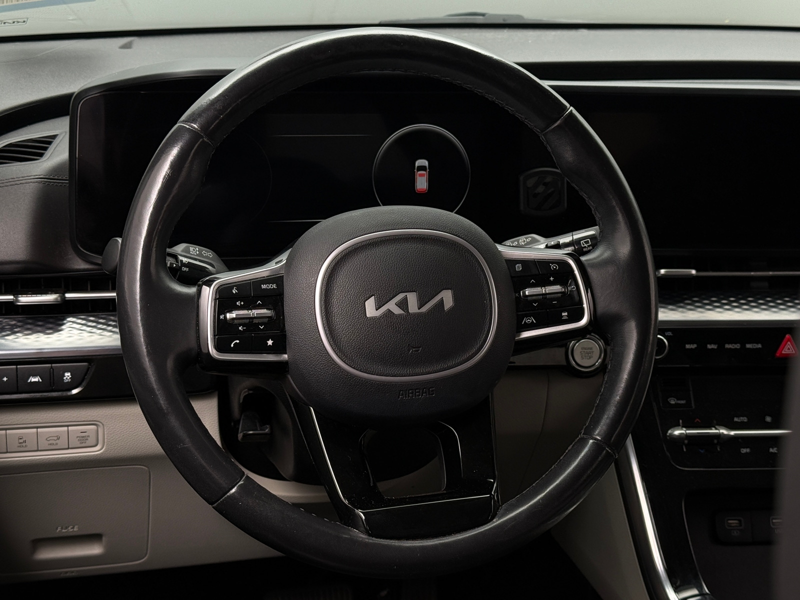 Thumbnail: 2022 Kia Carnival - 4