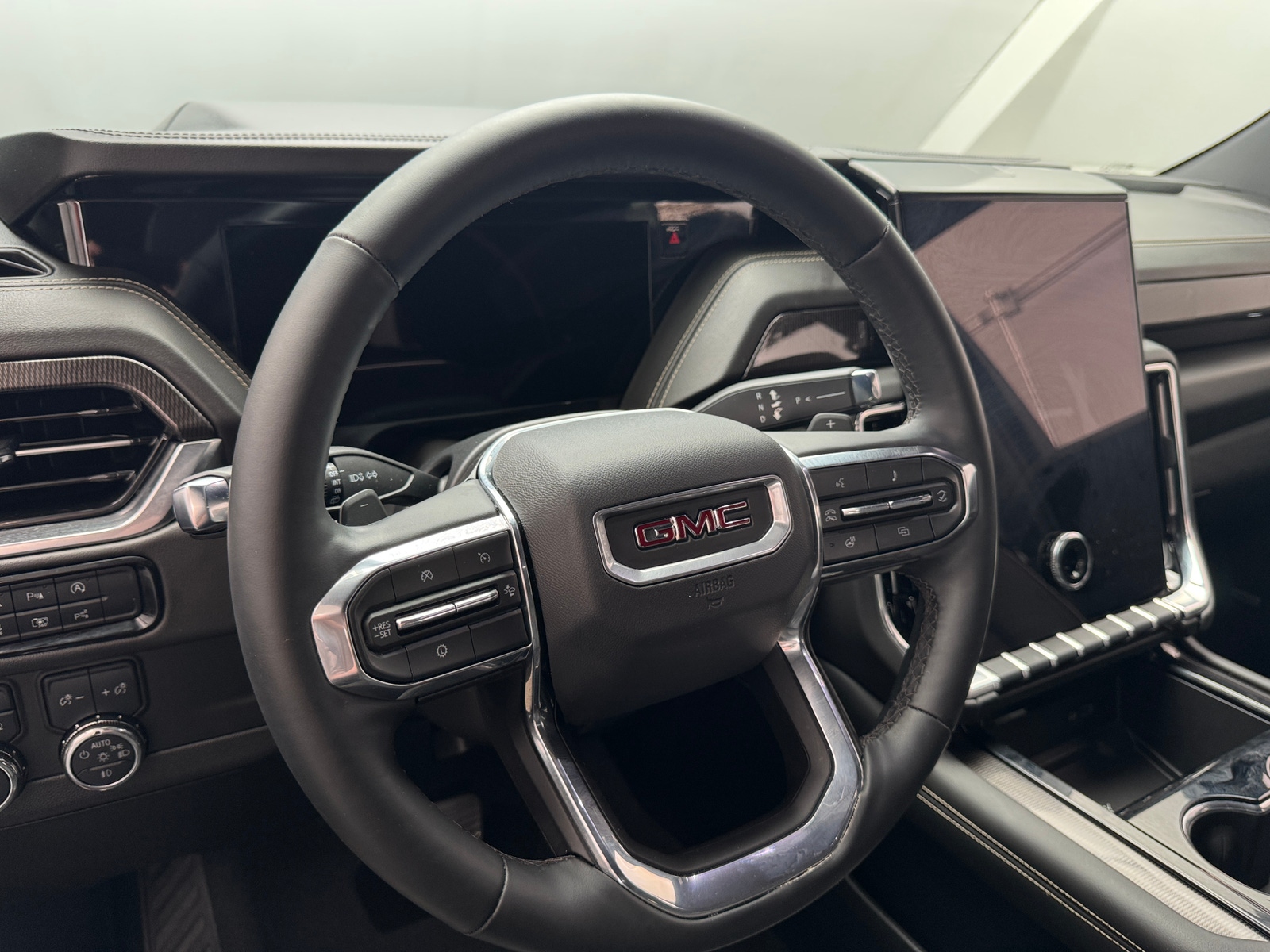 Thumbnail: 2025 GMC Yukon - 4