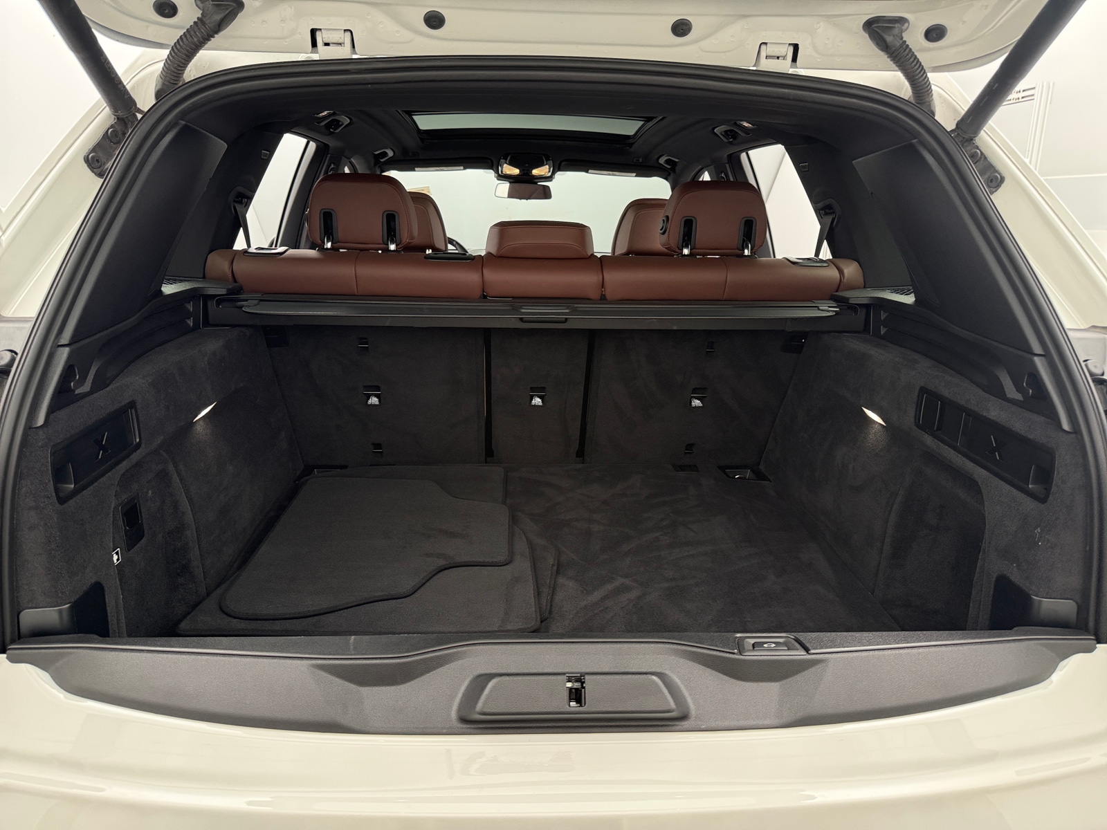 Thumbnail: 2026 BMW X5 - 6