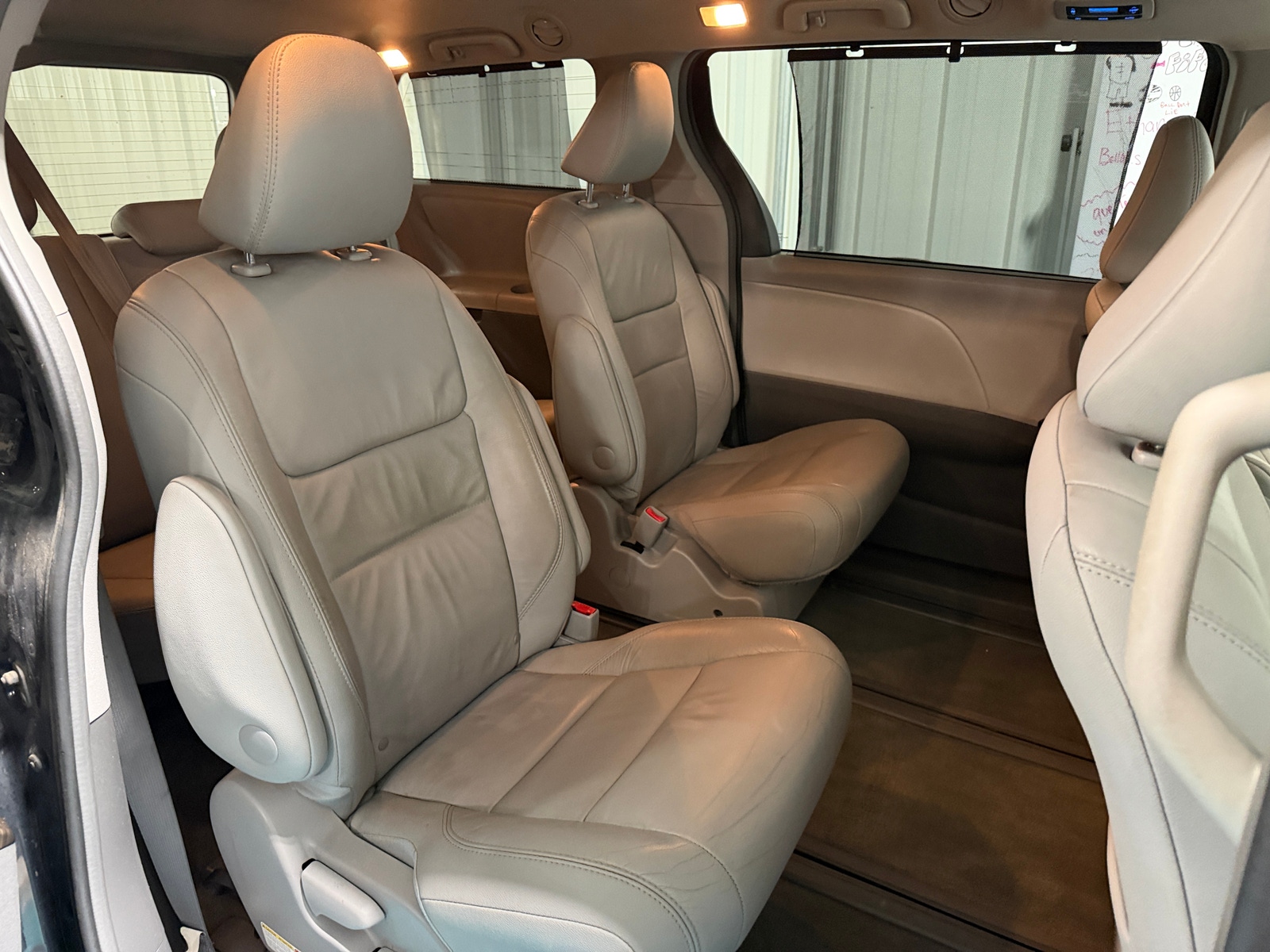 Thumbnail: 2017 Toyota Sienna - 5