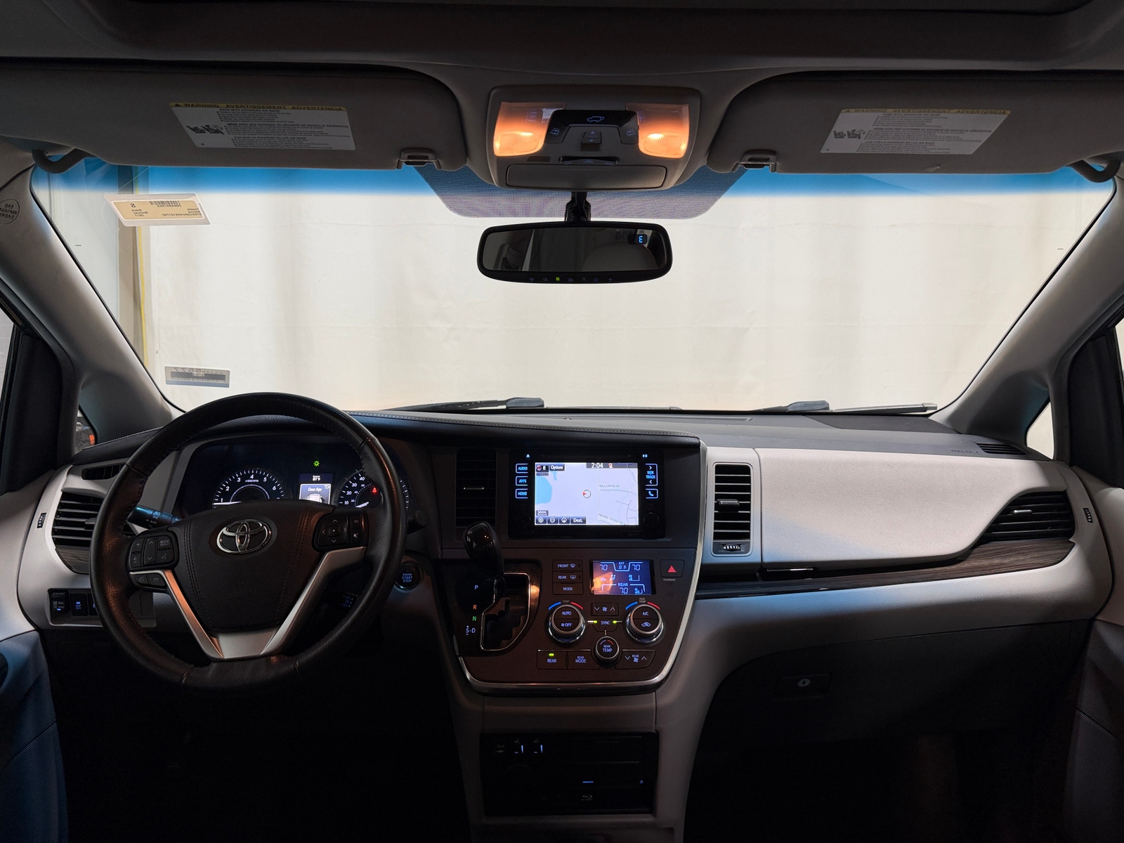 Thumbnail: 2017 Toyota Sienna - 2