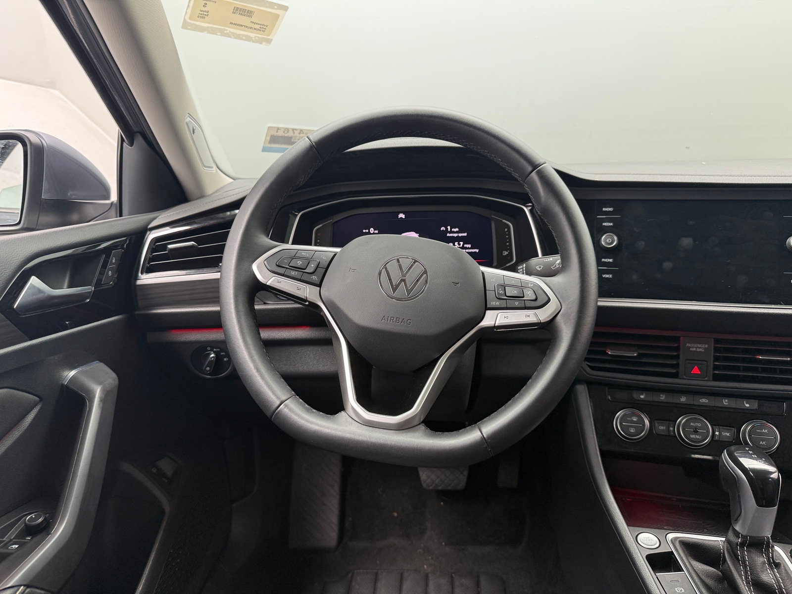 Thumbnail: 2023 Volkswagen Jetta - 4