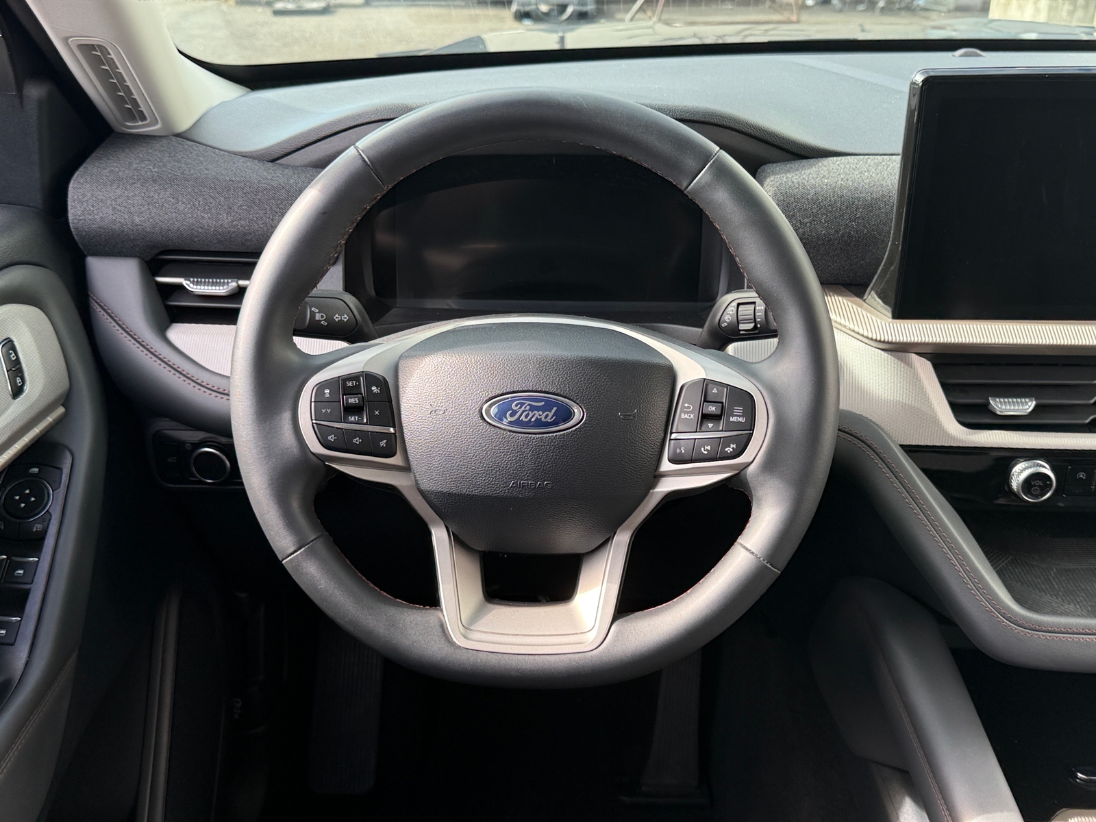 Thumbnail: 2025 Ford Explorer - 5