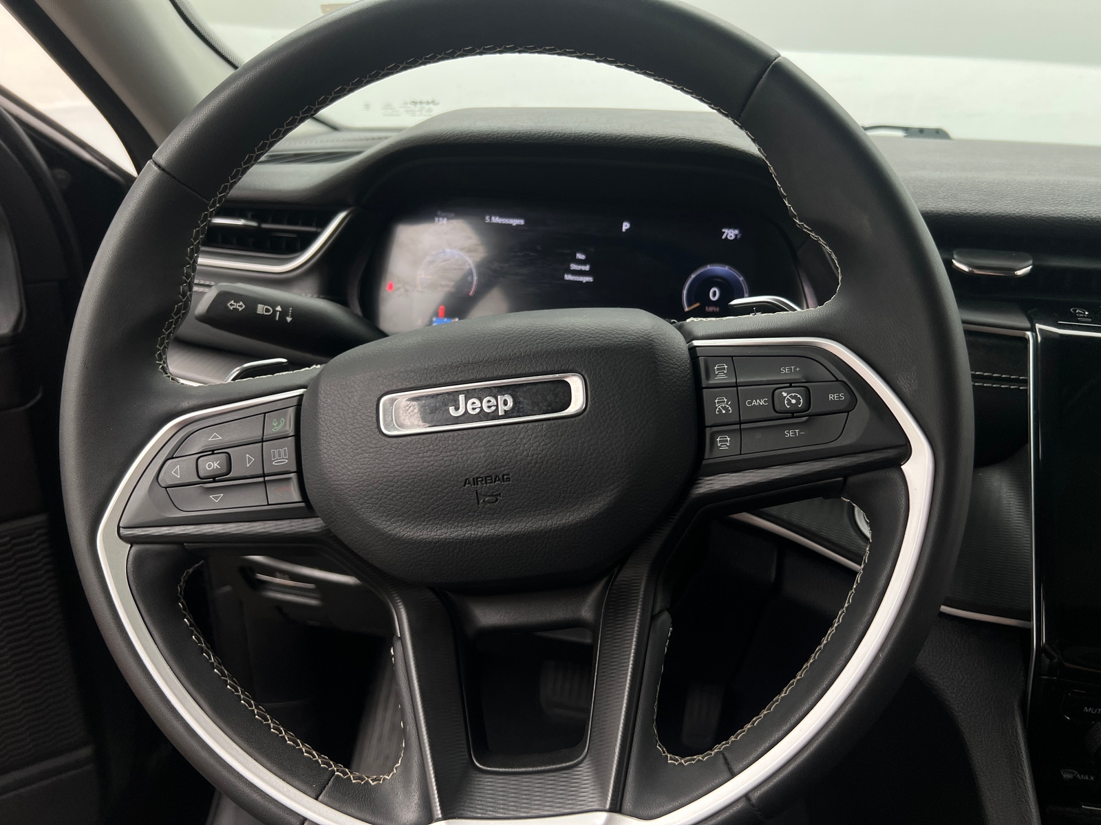 Thumbnail: 2024 Jeep Grand Cherokee L - 5