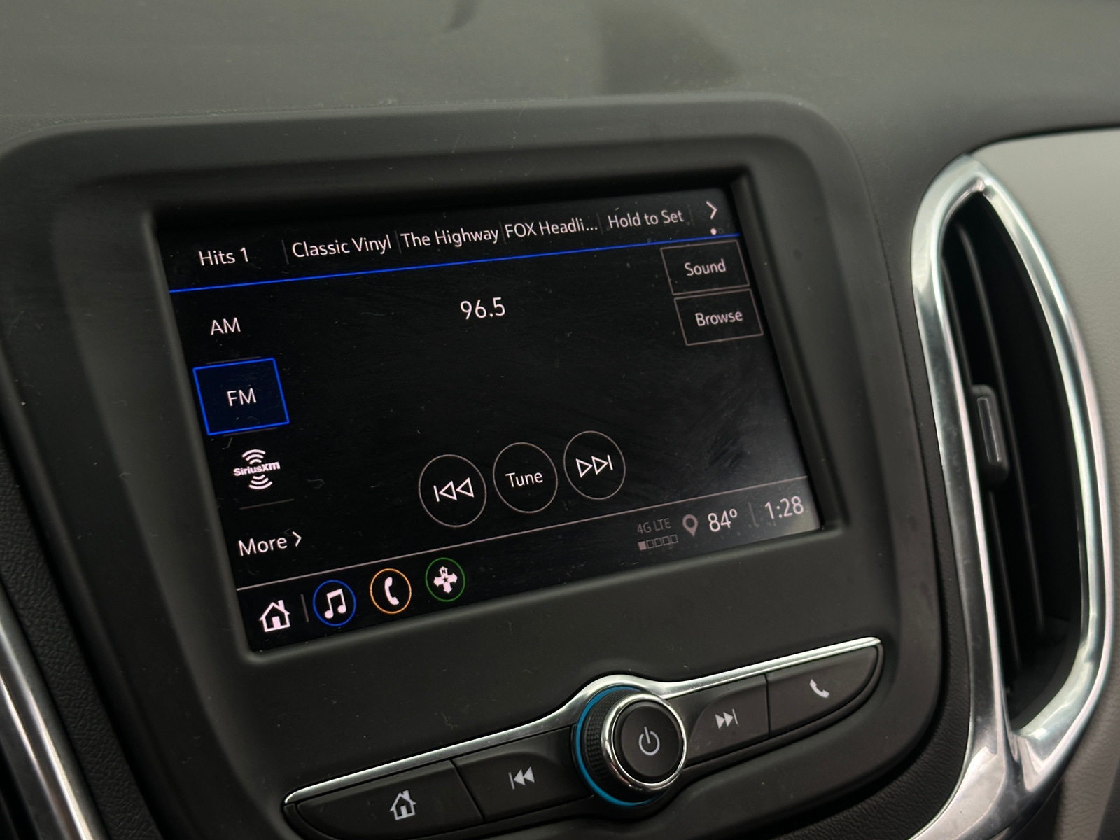 Thumbnail: 2024 Chevrolet Equinox - 4