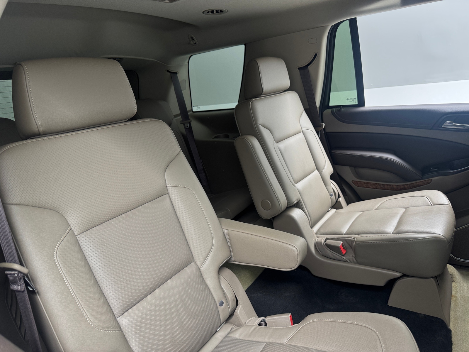 Thumbnail: 2017 Chevrolet Tahoe - 5