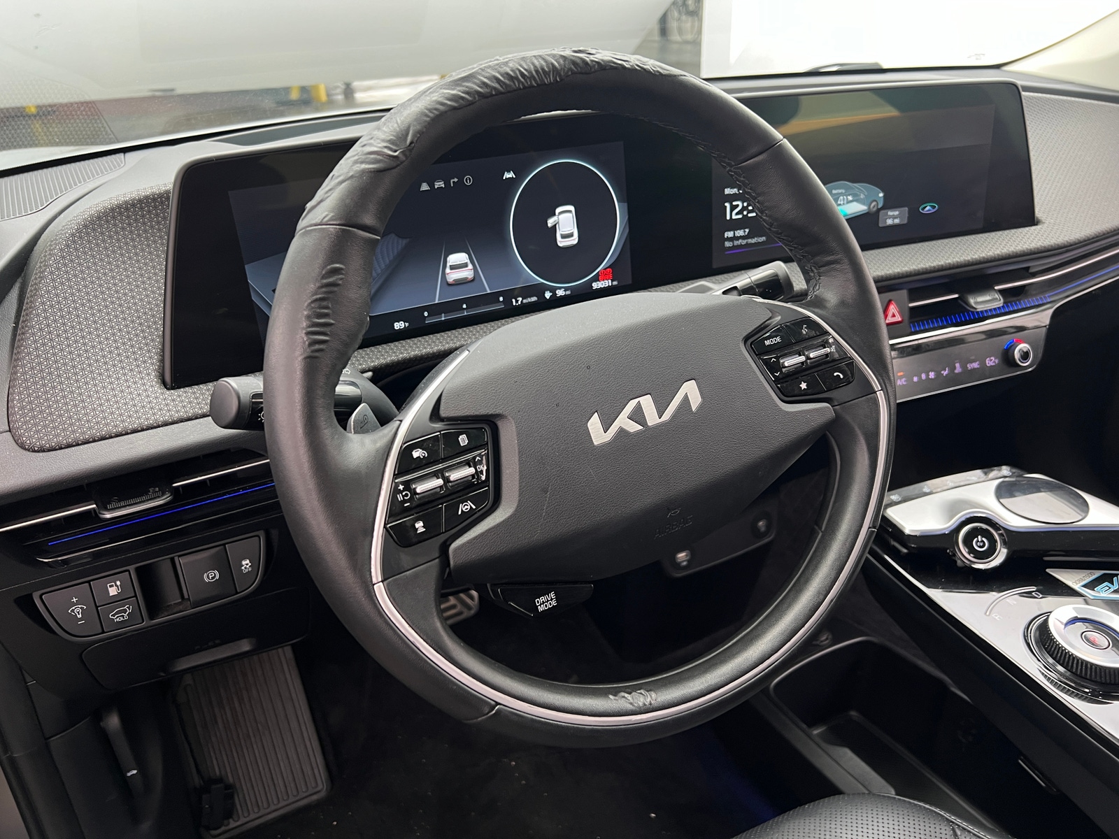 Thumbnail: 2022 Kia EV6 - 4