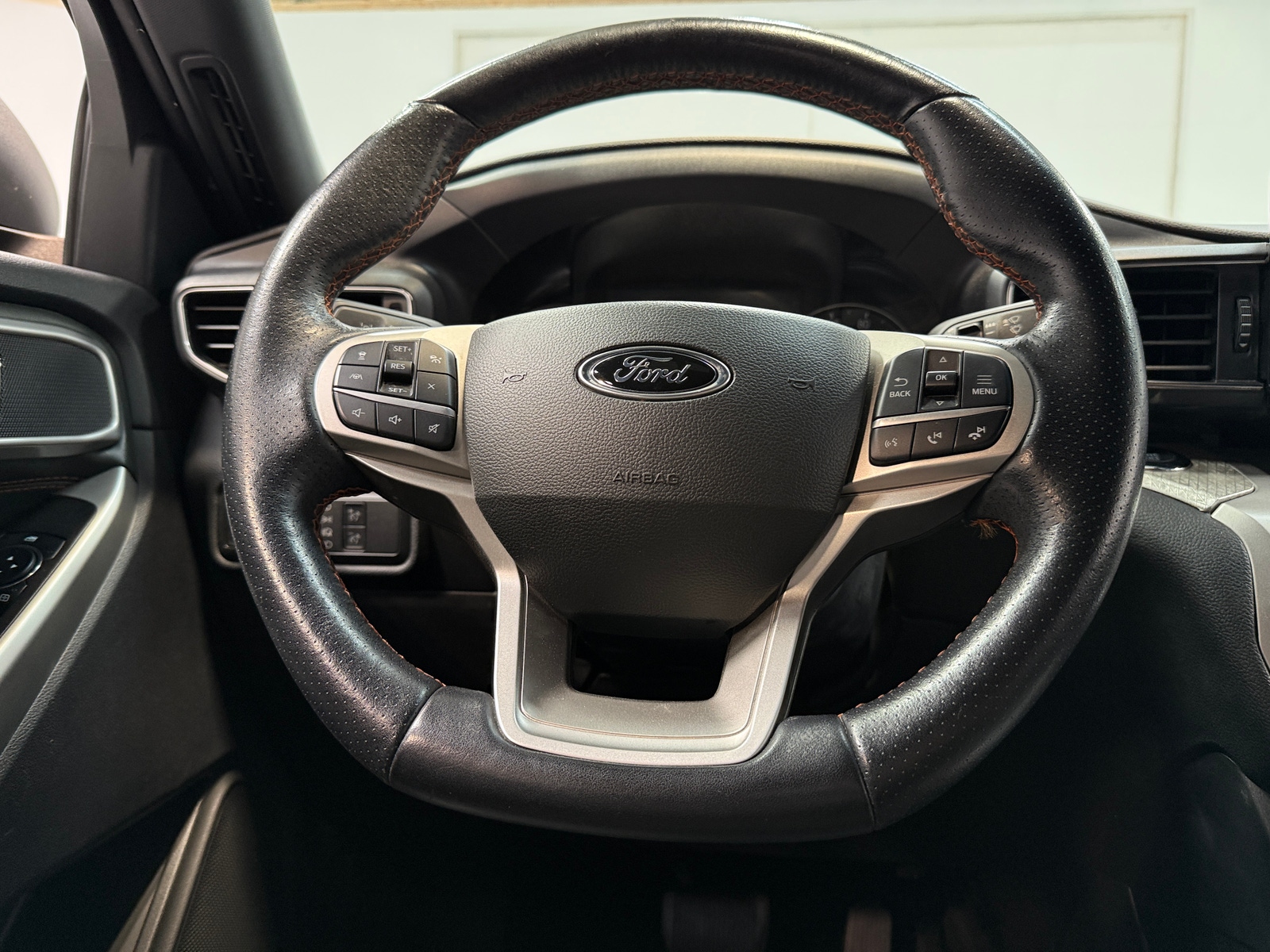 Thumbnail: 2022 Ford Explorer - 4