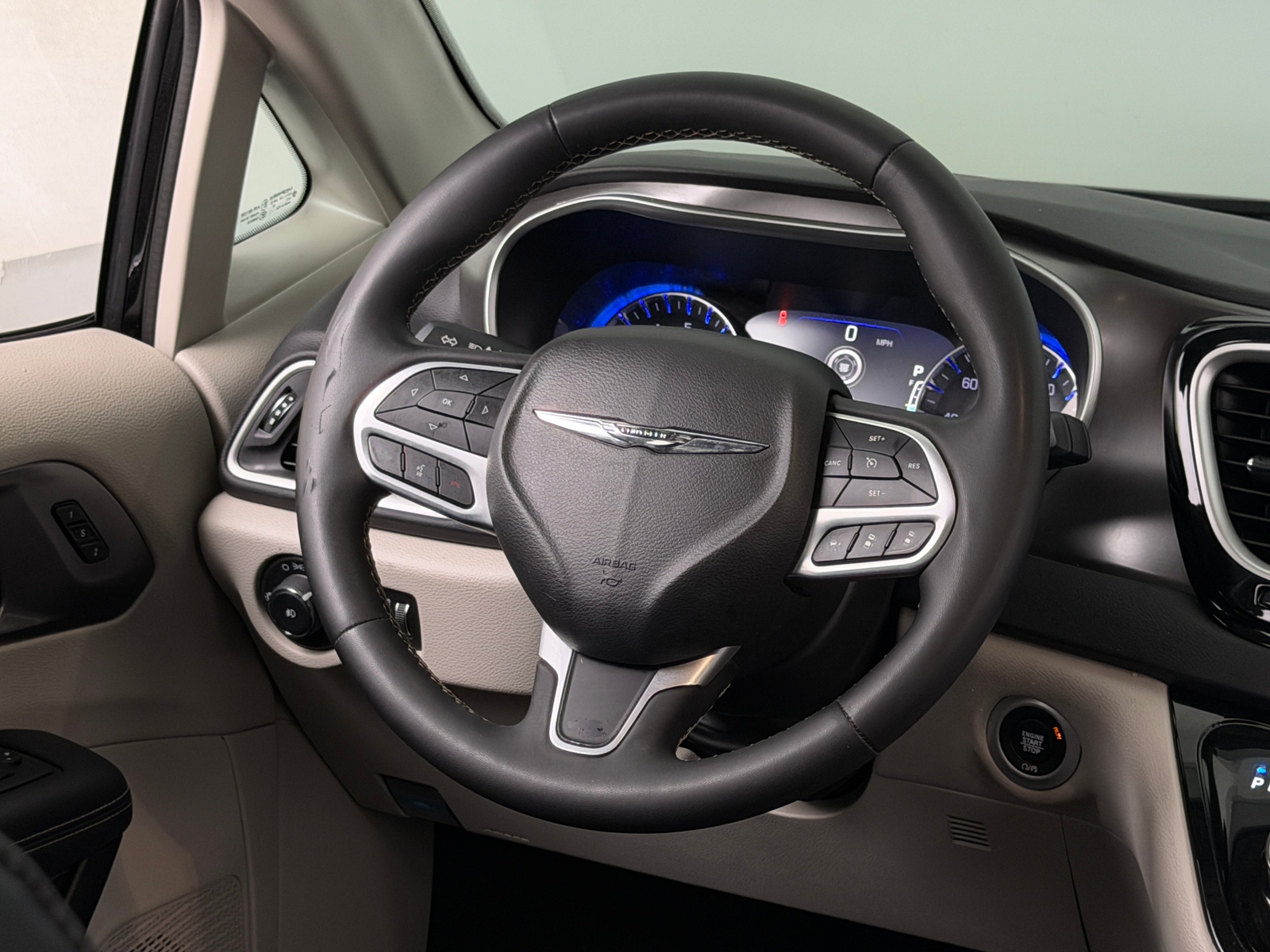 Thumbnail: 2024 Chrysler Pacifica - 4