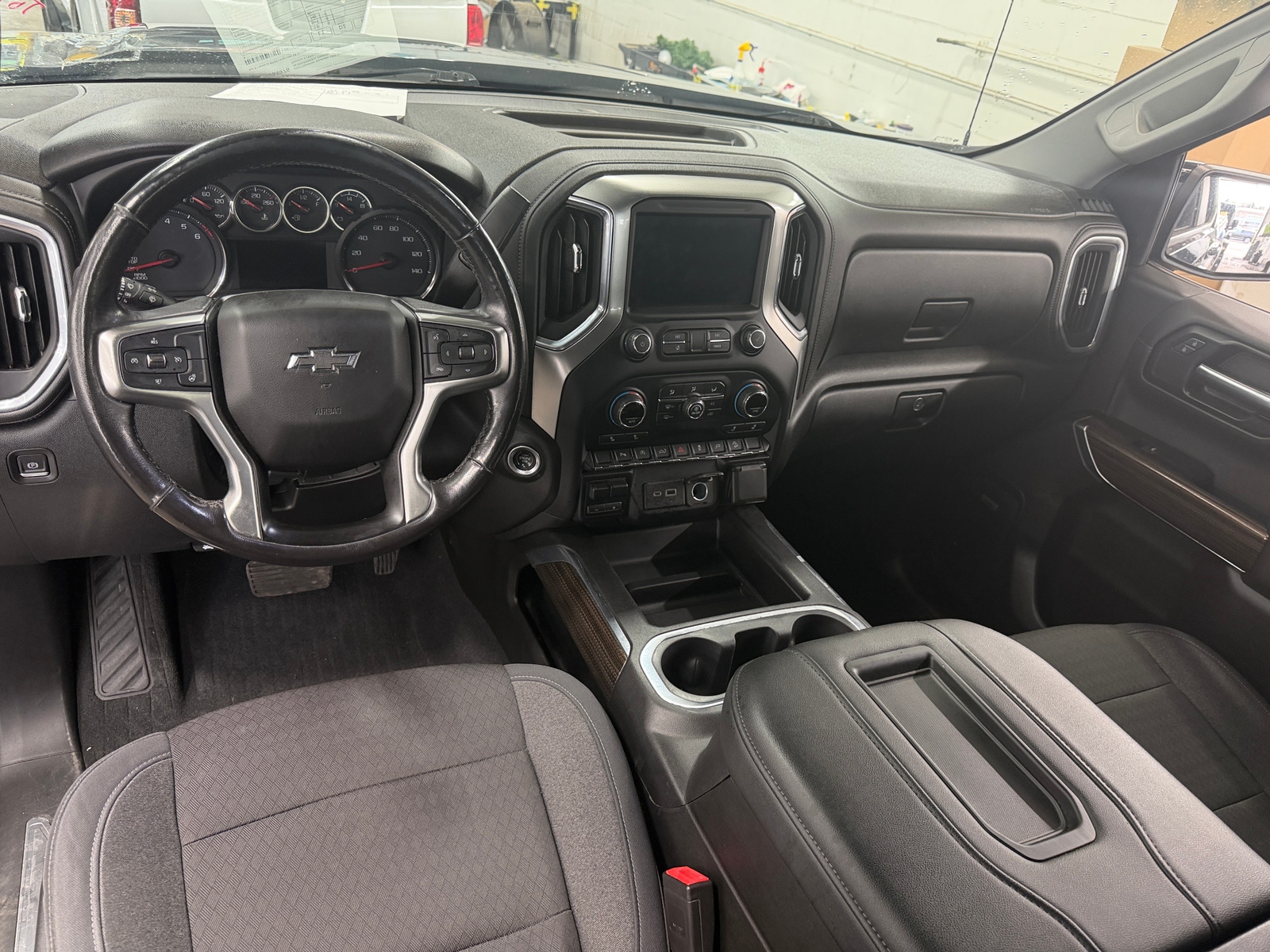 Thumbnail: 2020 Chevrolet Silverado 1500 - 3