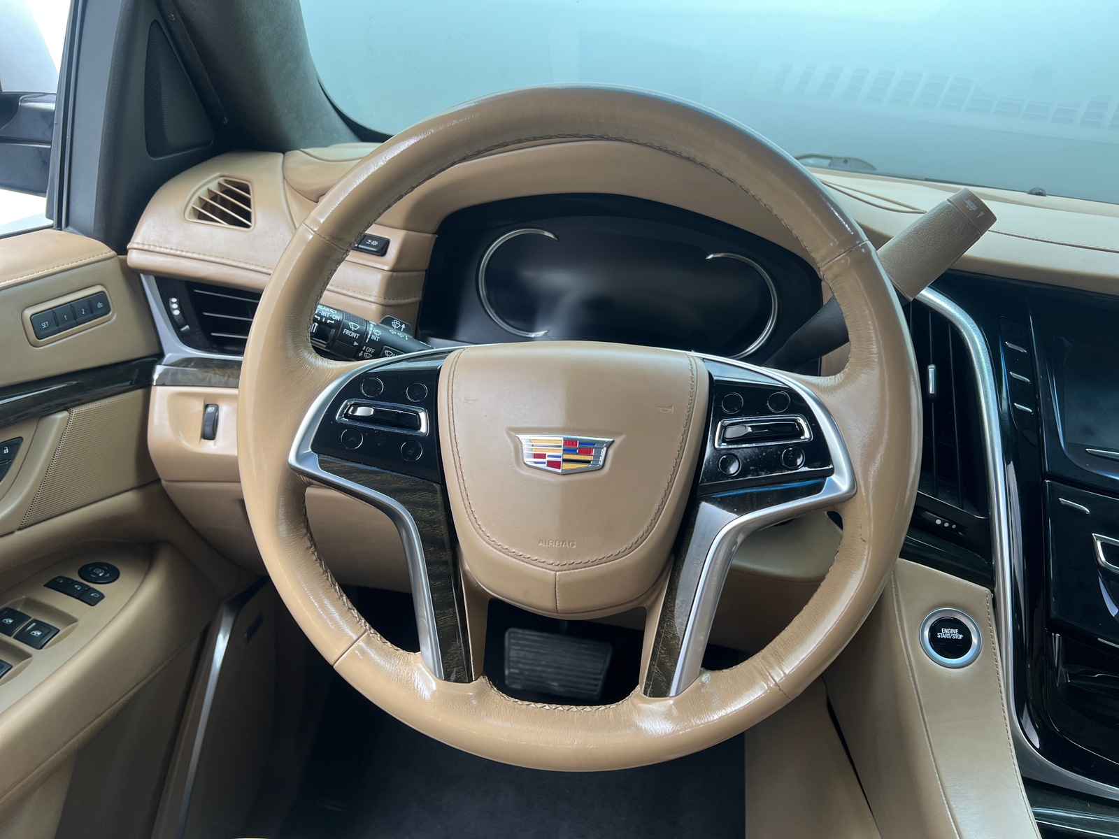 Thumbnail: 2019 Cadillac Escalade - 4