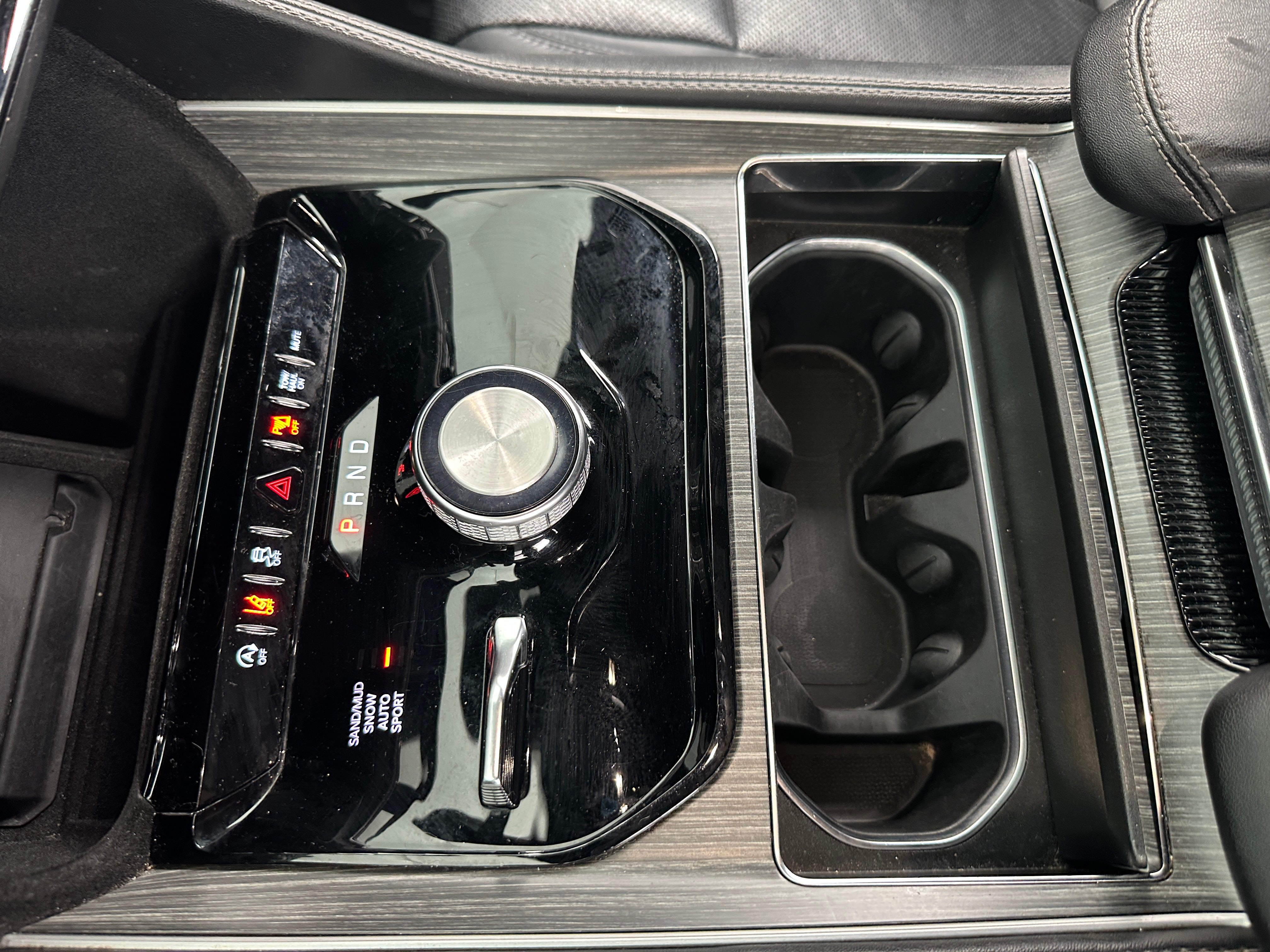 2024 Jeep Wagoneer L Series II - Photo 8
