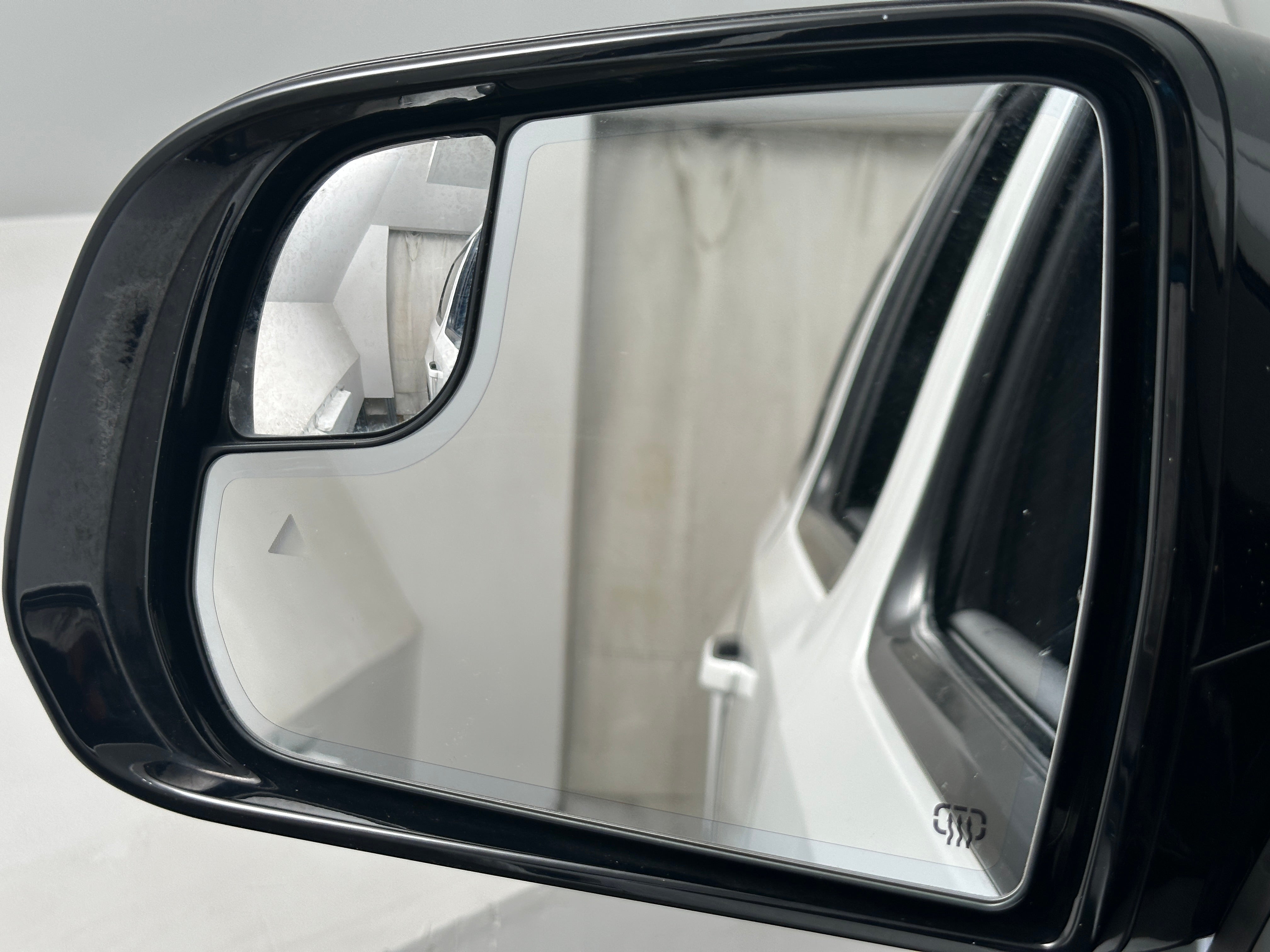 2024 Jeep Wagoneer L Series II - Photo 17