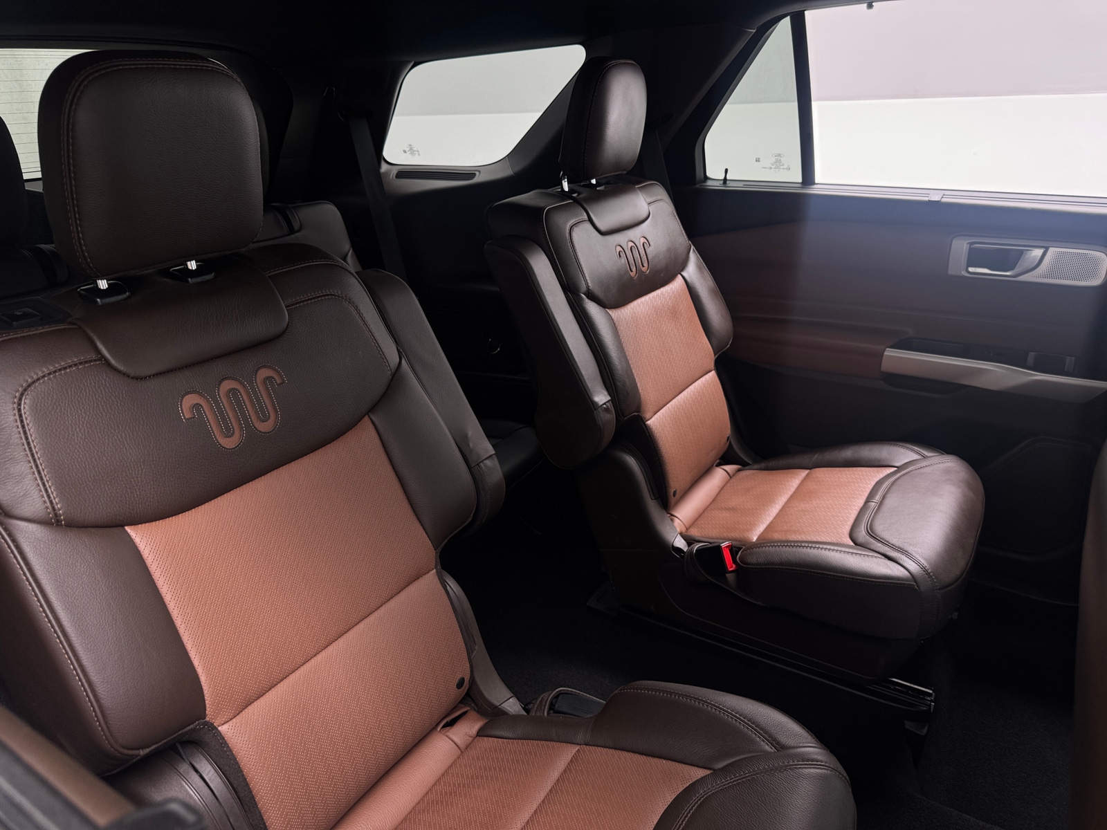 Thumbnail: 2022 Ford Explorer - 5