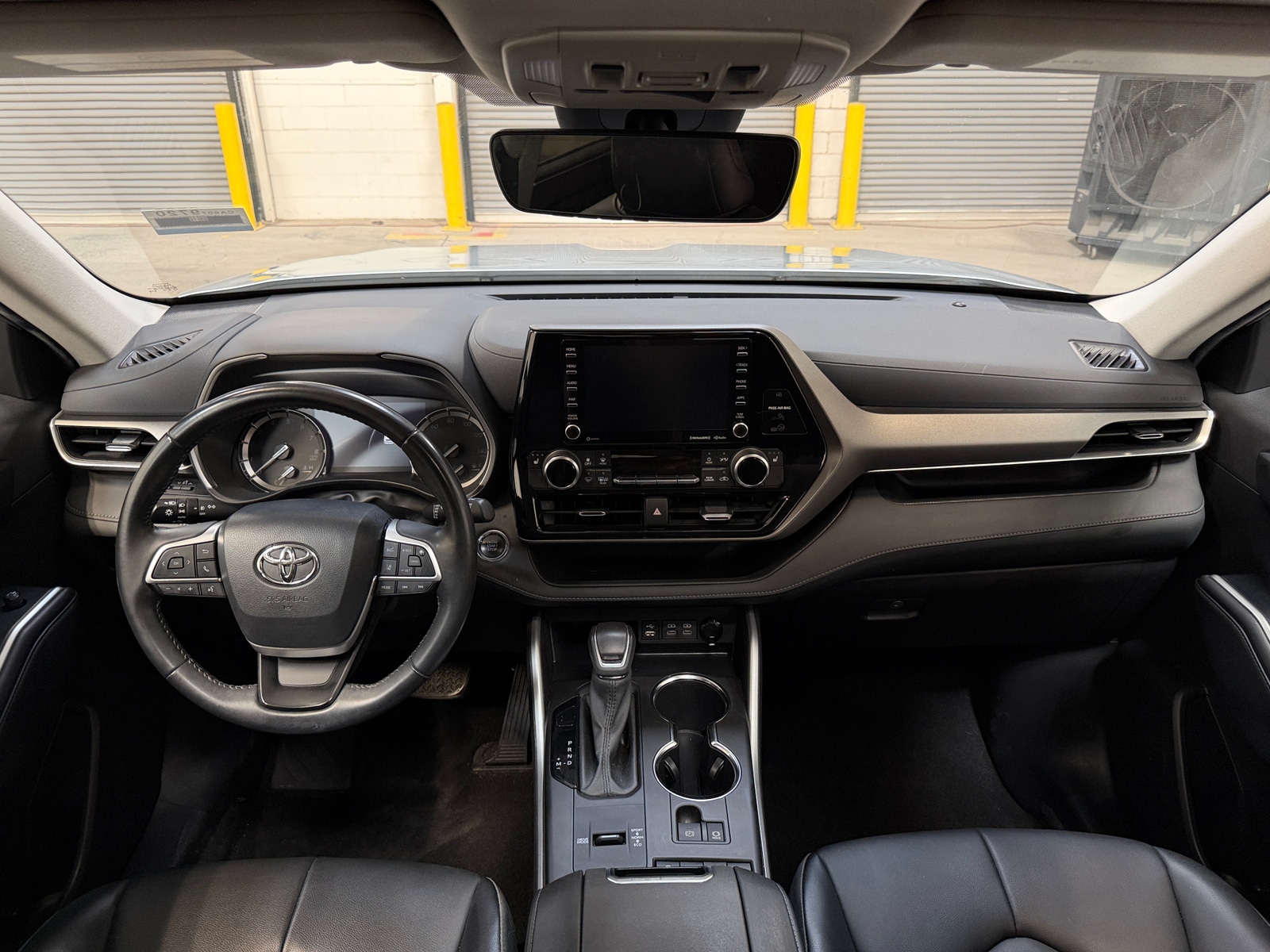 Thumbnail: 2022 Toyota Highlander - 2