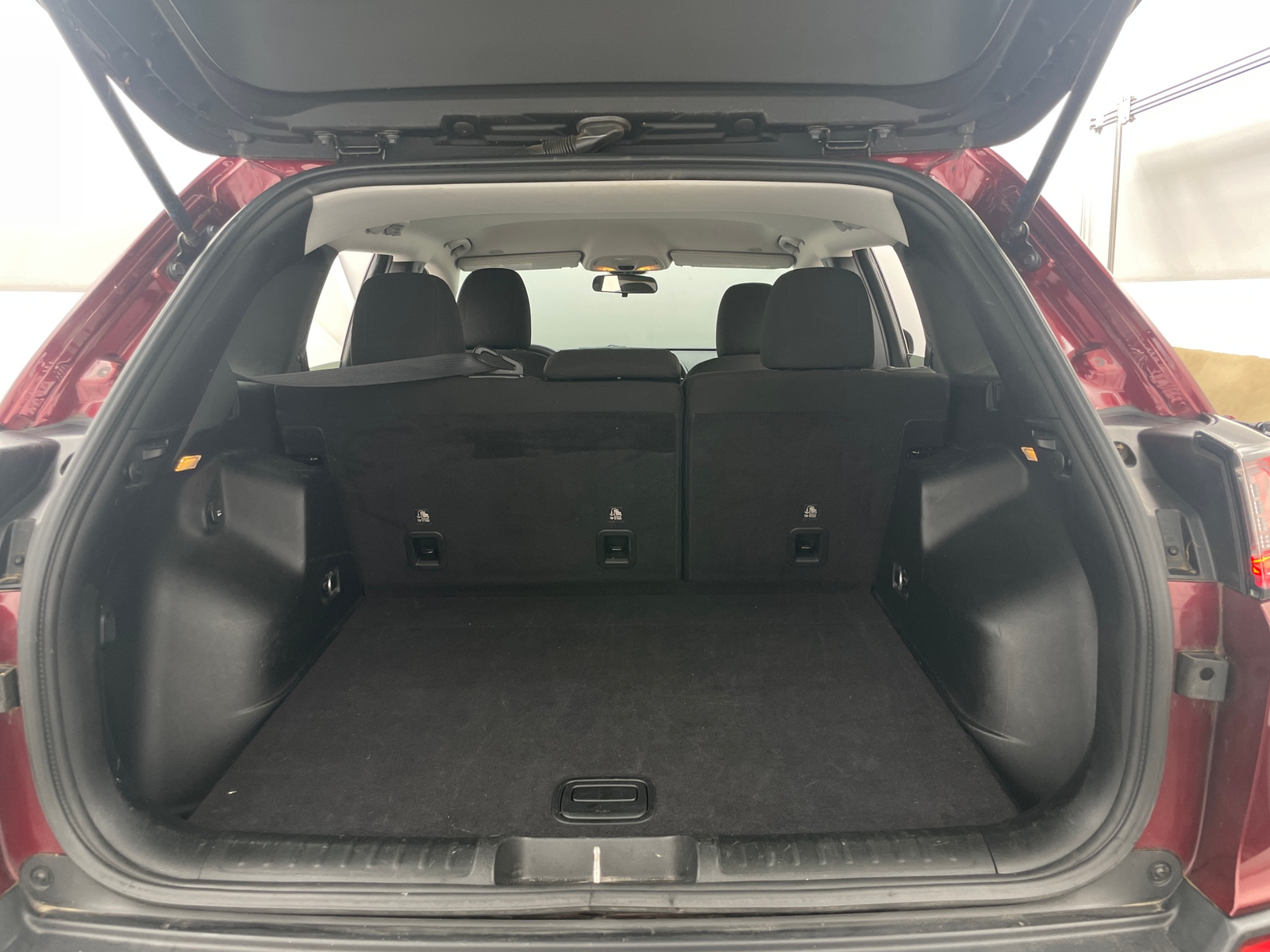 Thumbnail: 2019 Jeep Cherokee - 7