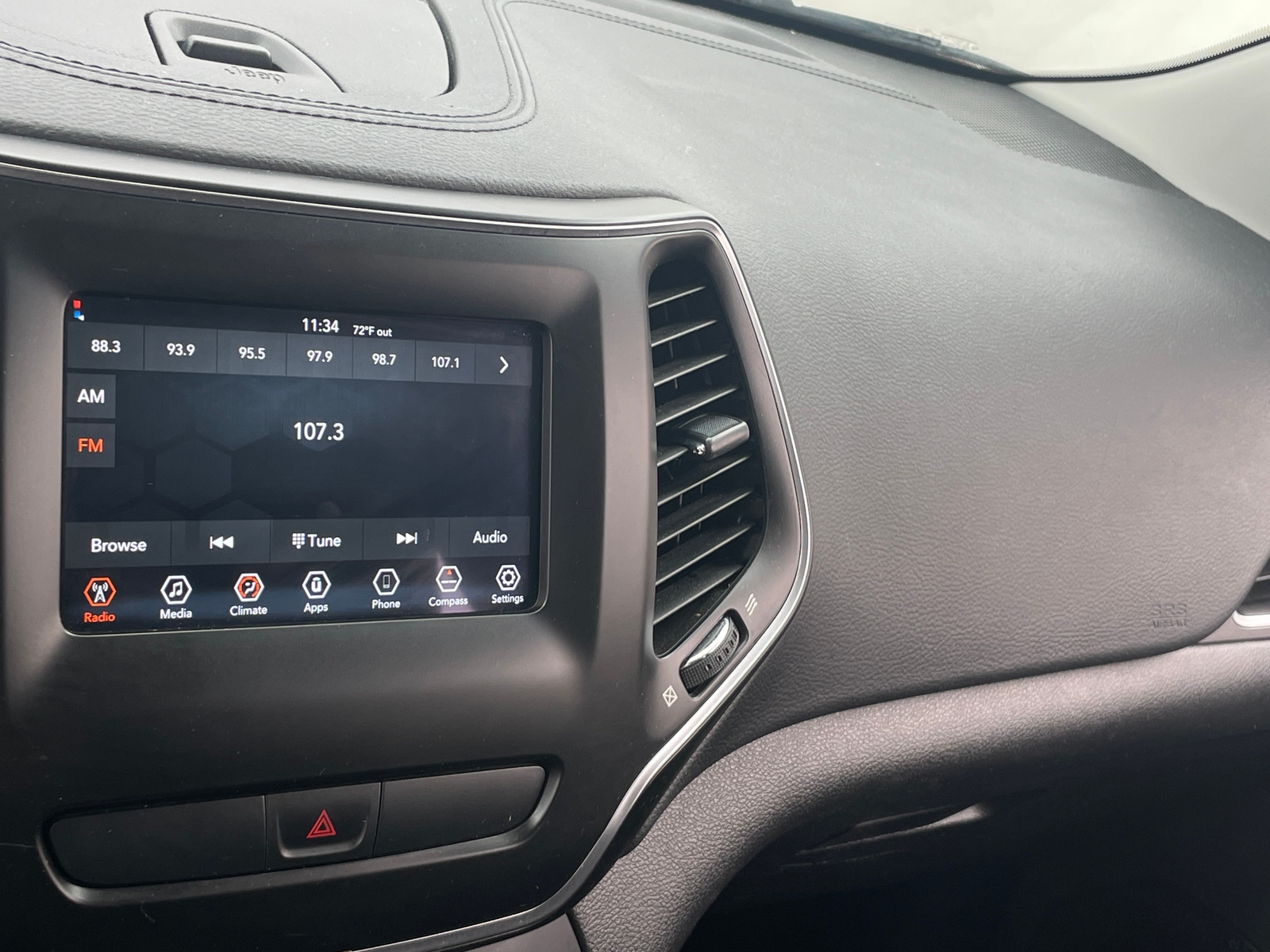 Thumbnail: 2019 Jeep Cherokee - 4