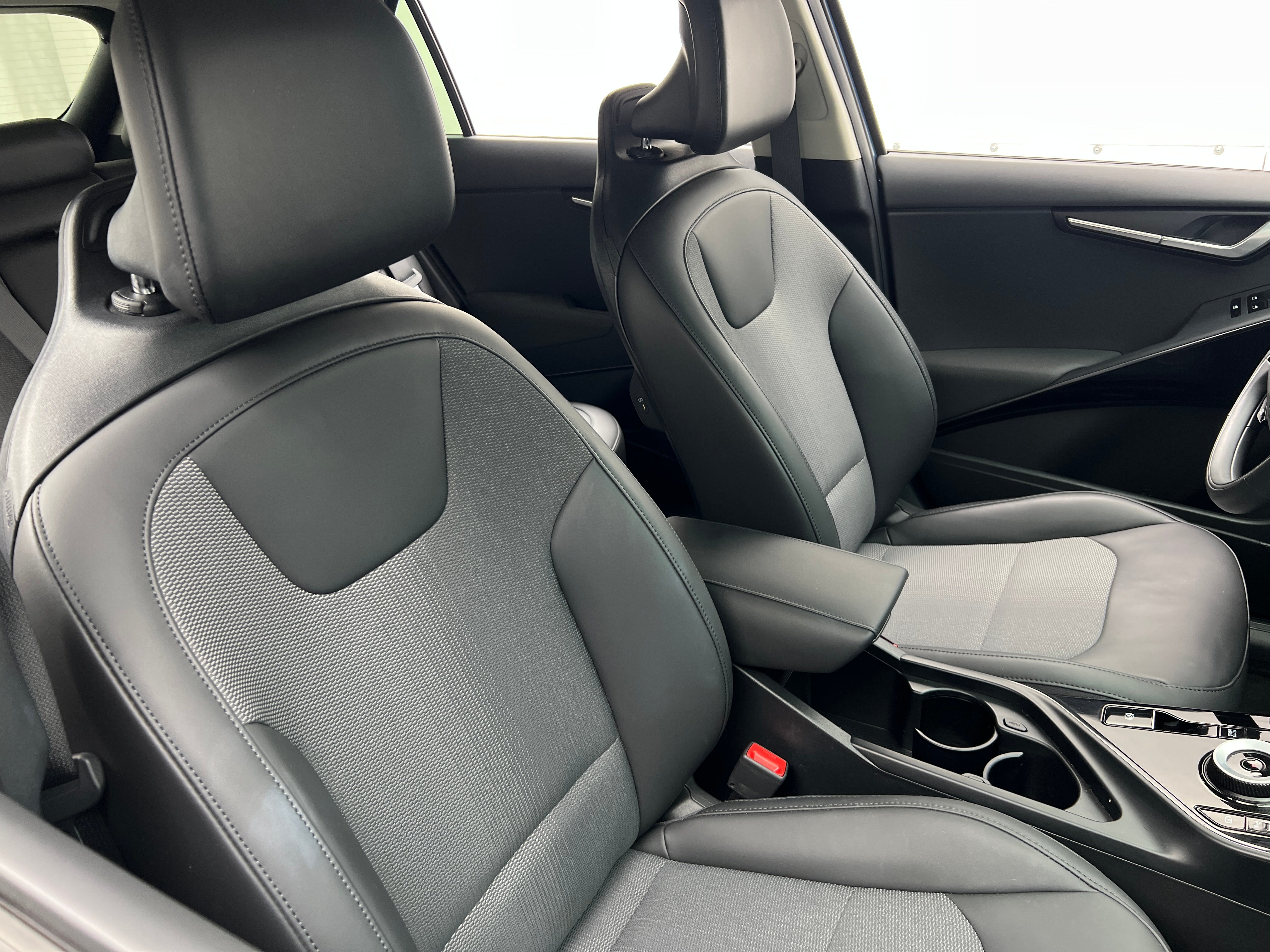 Used 2024 Kia Niro Wind with VIN KNDCR3L1XR5120297 for sale in Pewaukee, WI