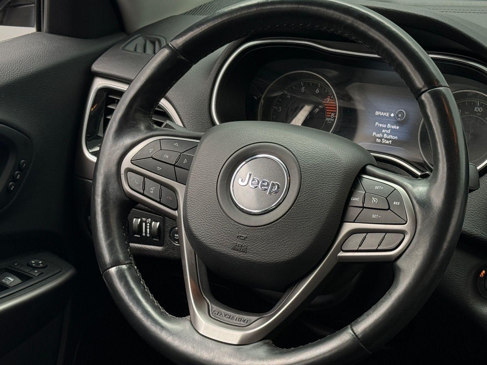 Thumbnail: 2019 Jeep Cherokee - 4